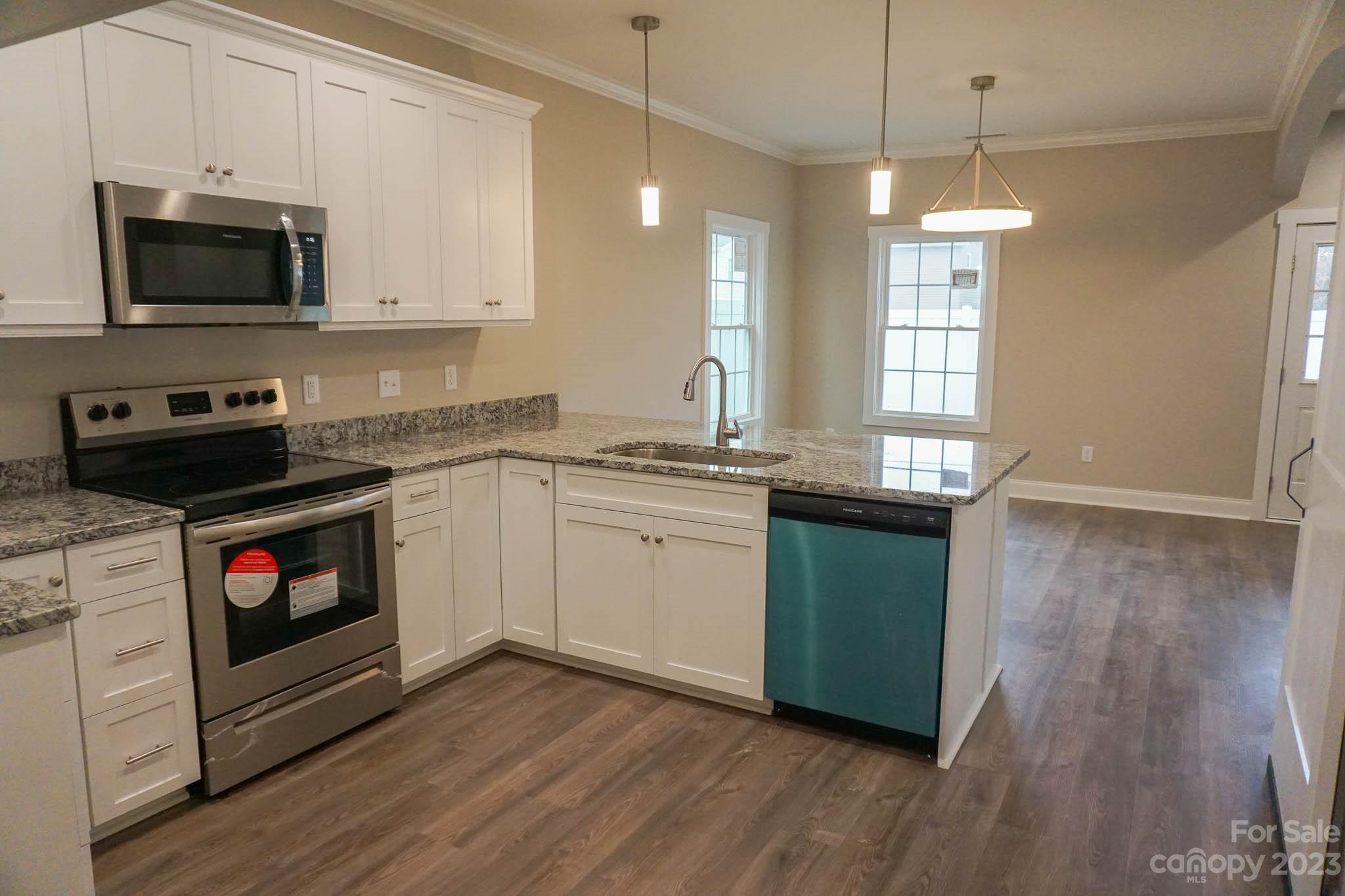 2526 Snow Creek Road NE