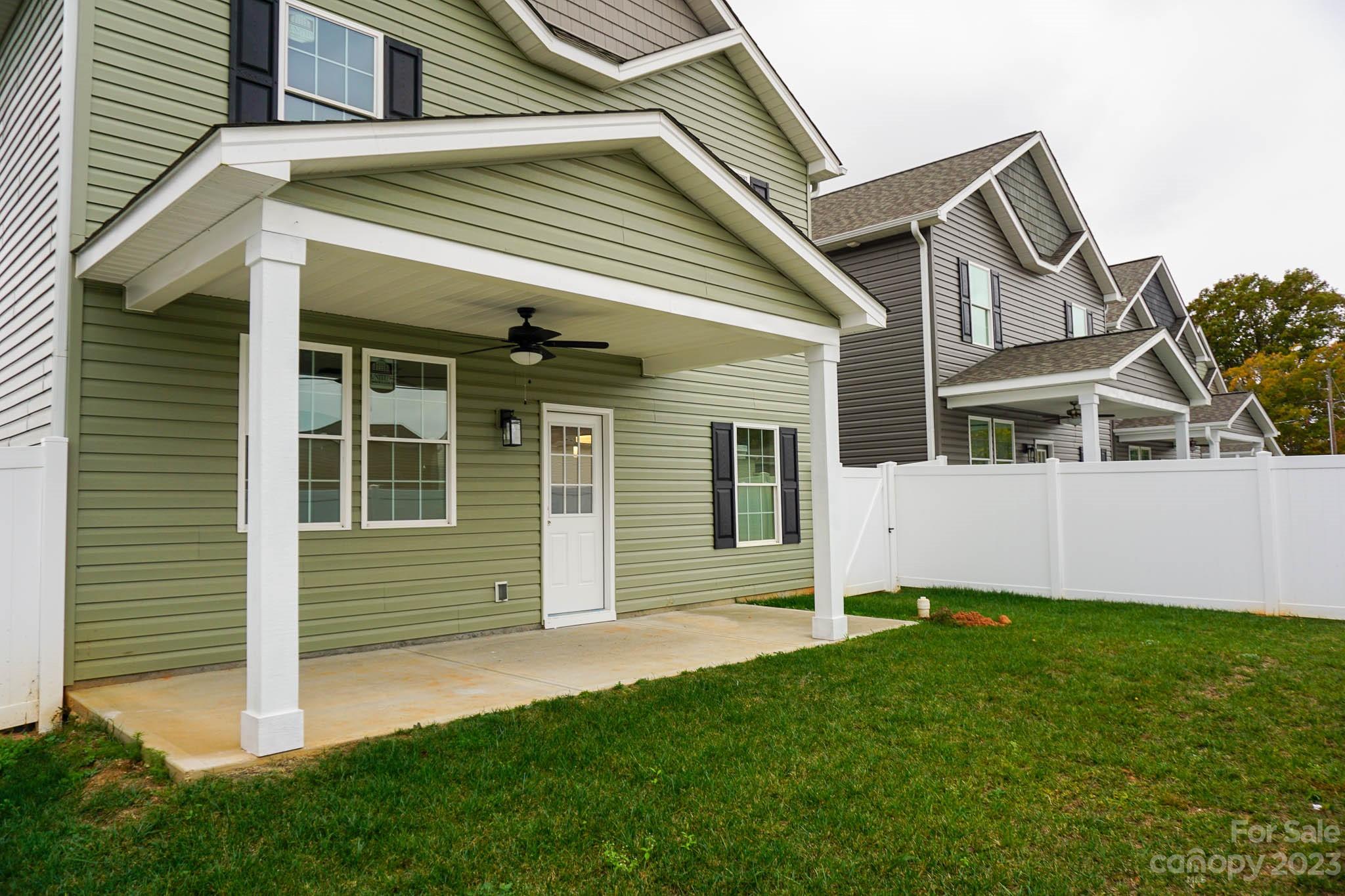 2526 Snow Creek Road NE