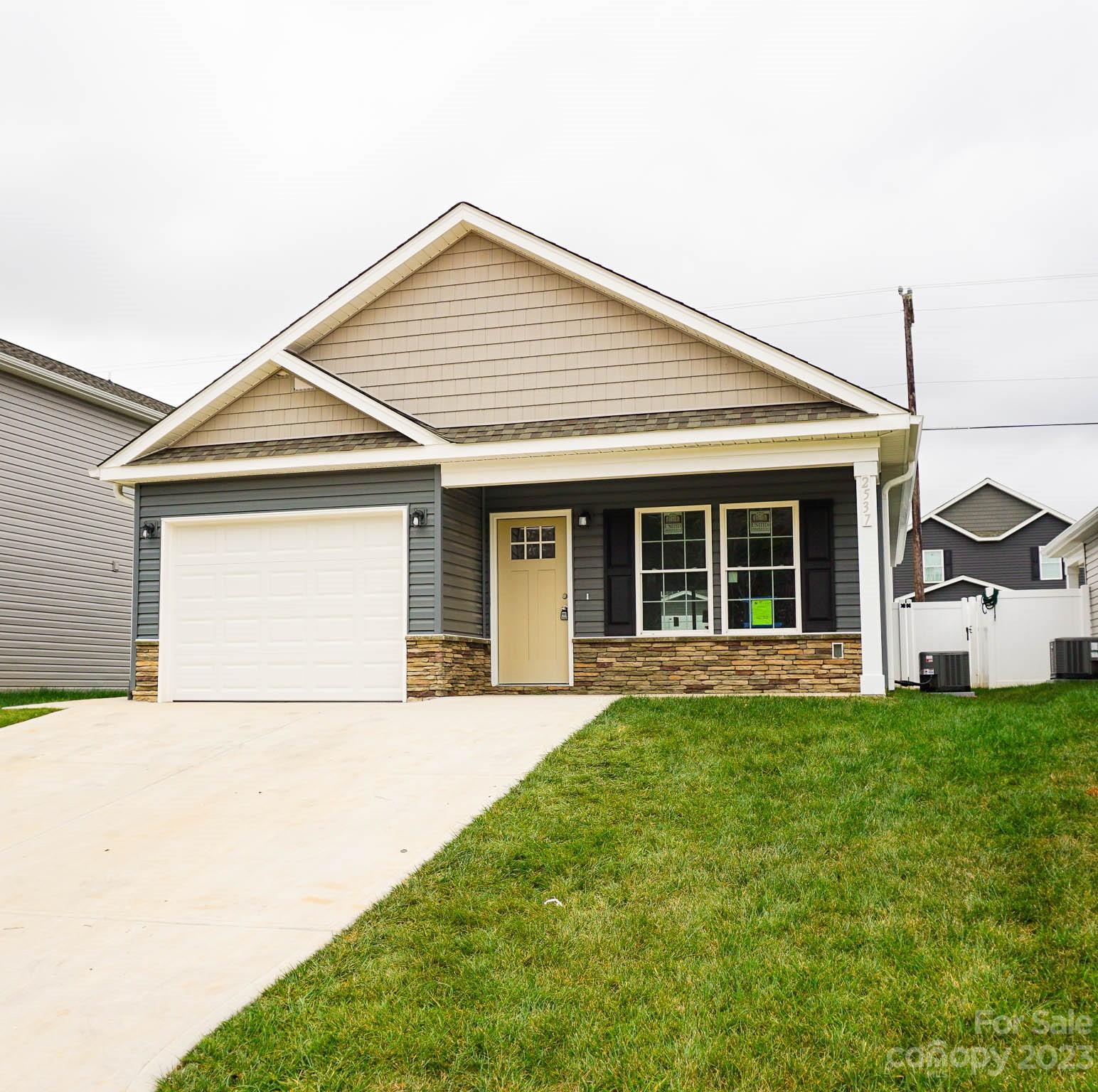 2537 Snow Creek Road NE