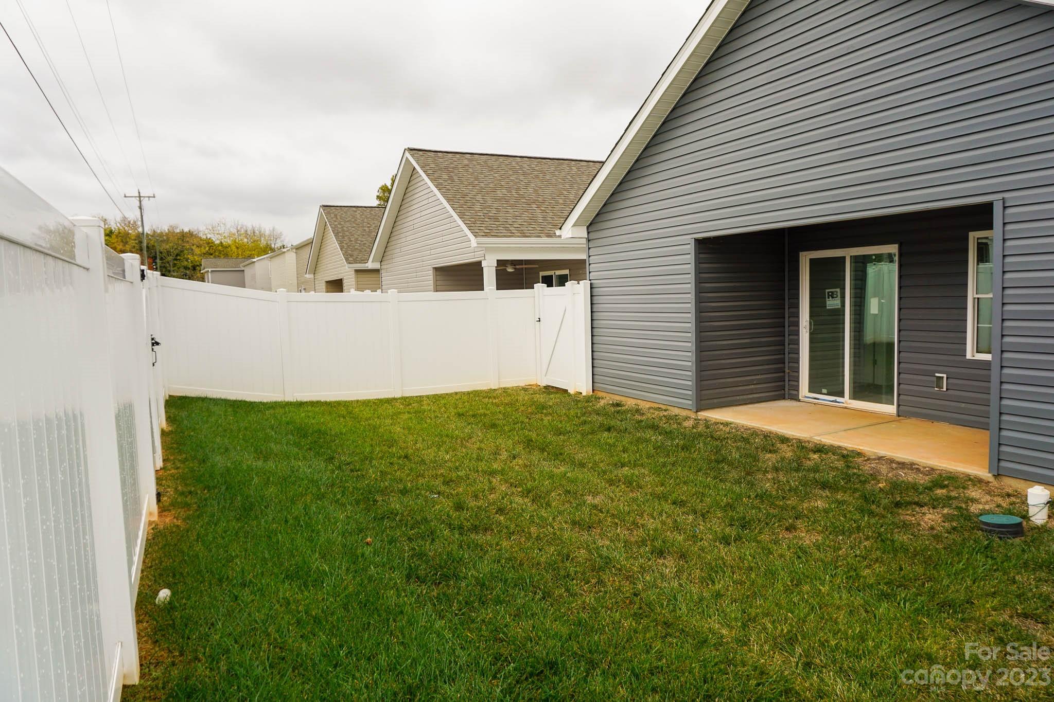 2537 Snow Creek Road NE