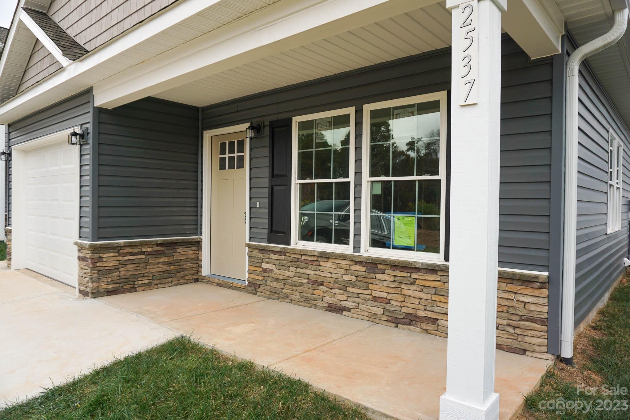 2537 Snow Creek Road NE