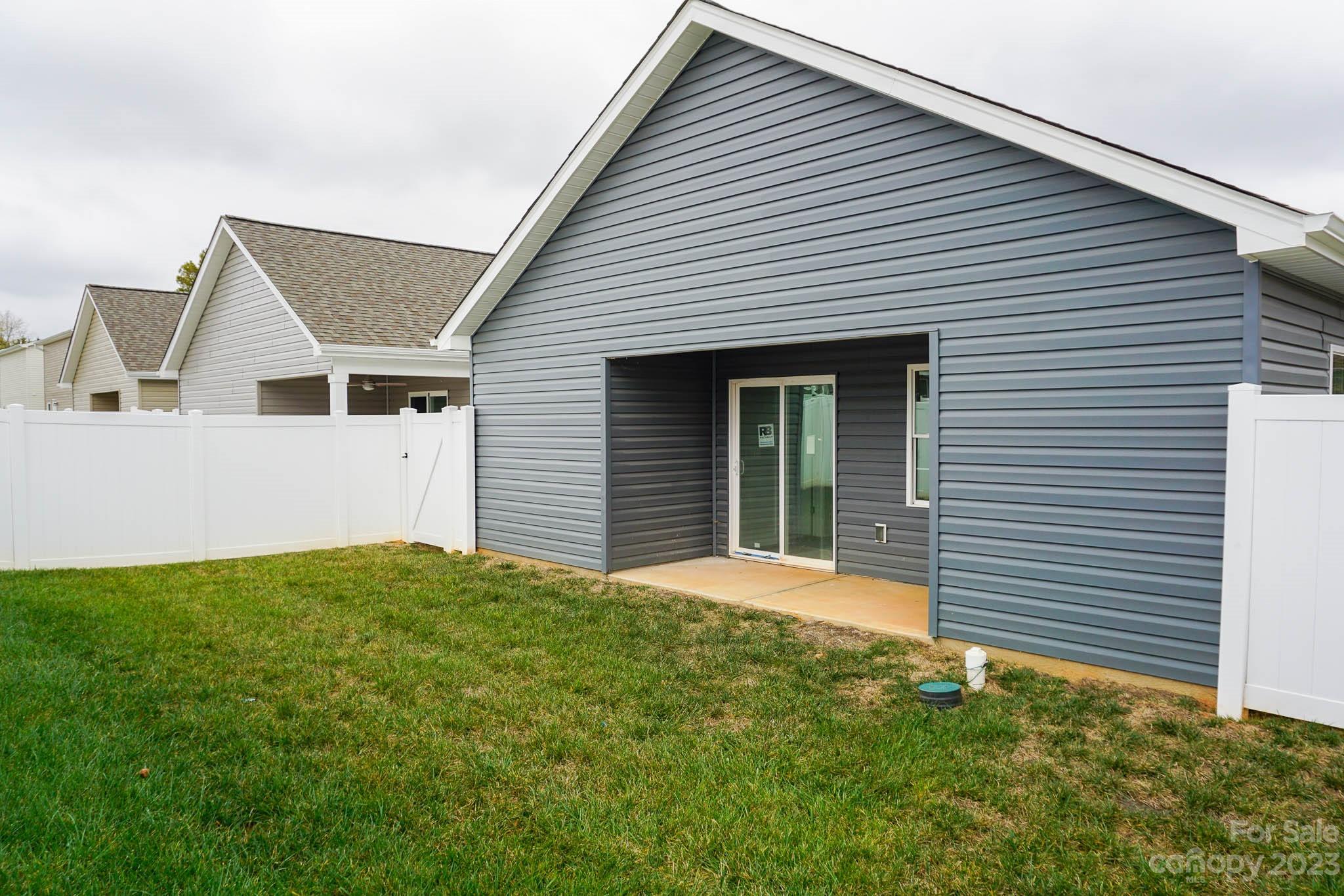 2537 Snow Creek Road NE