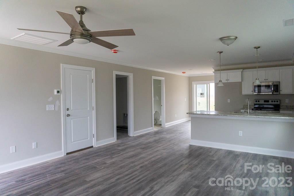 2537 Snow Creek Road NE