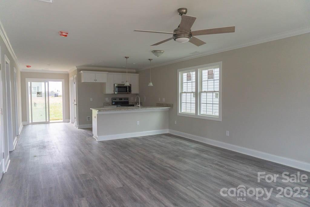 2537 Snow Creek Road NE