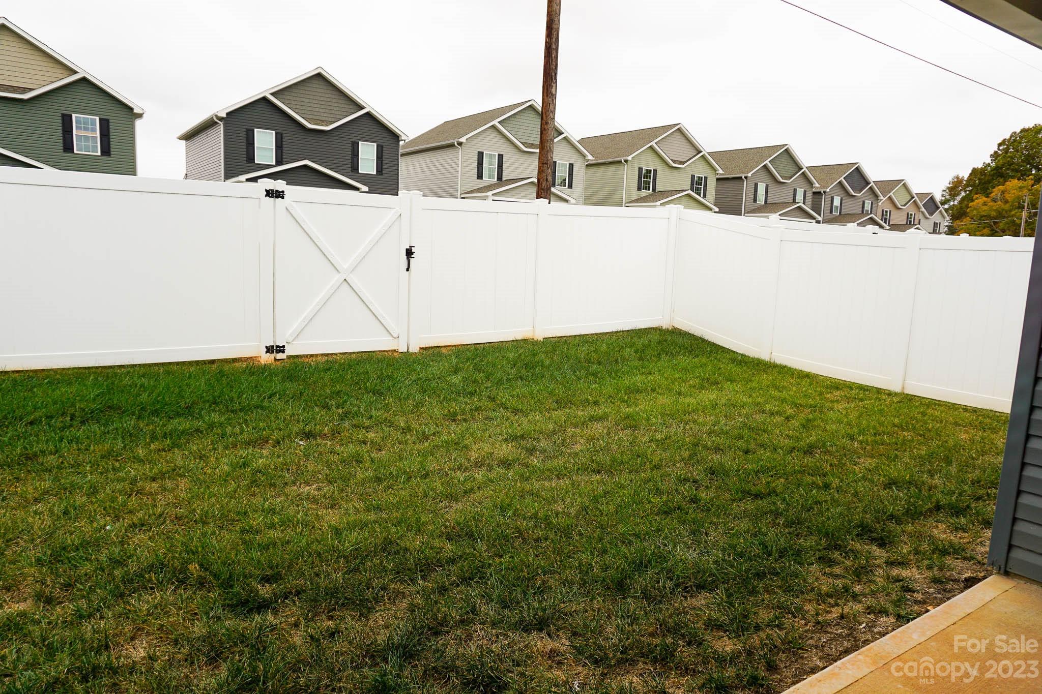 2537 Snow Creek Road NE