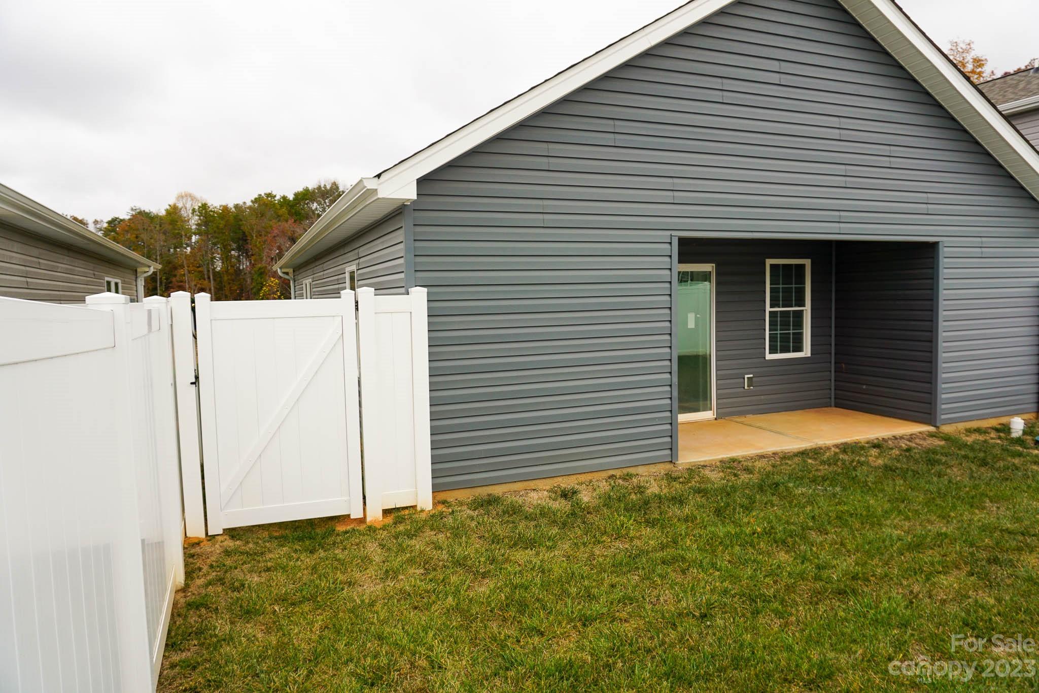 2537 Snow Creek Road NE