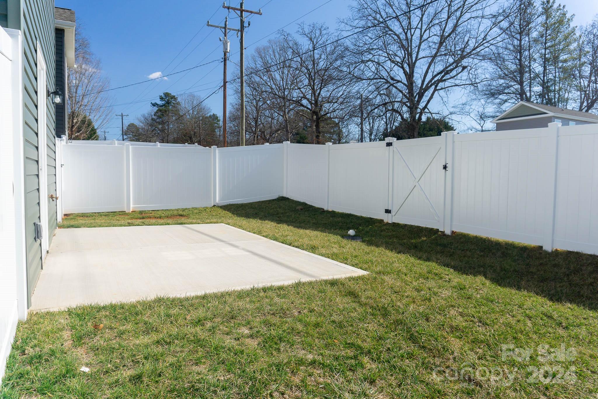 2553 Snow Creek Road NE