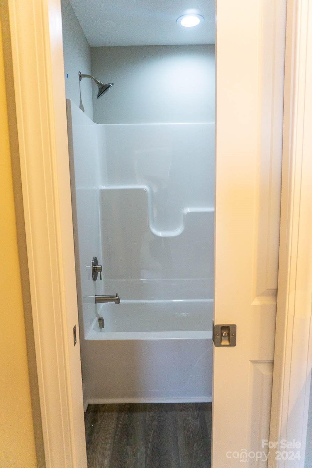 2553 Snow Creek Road NE