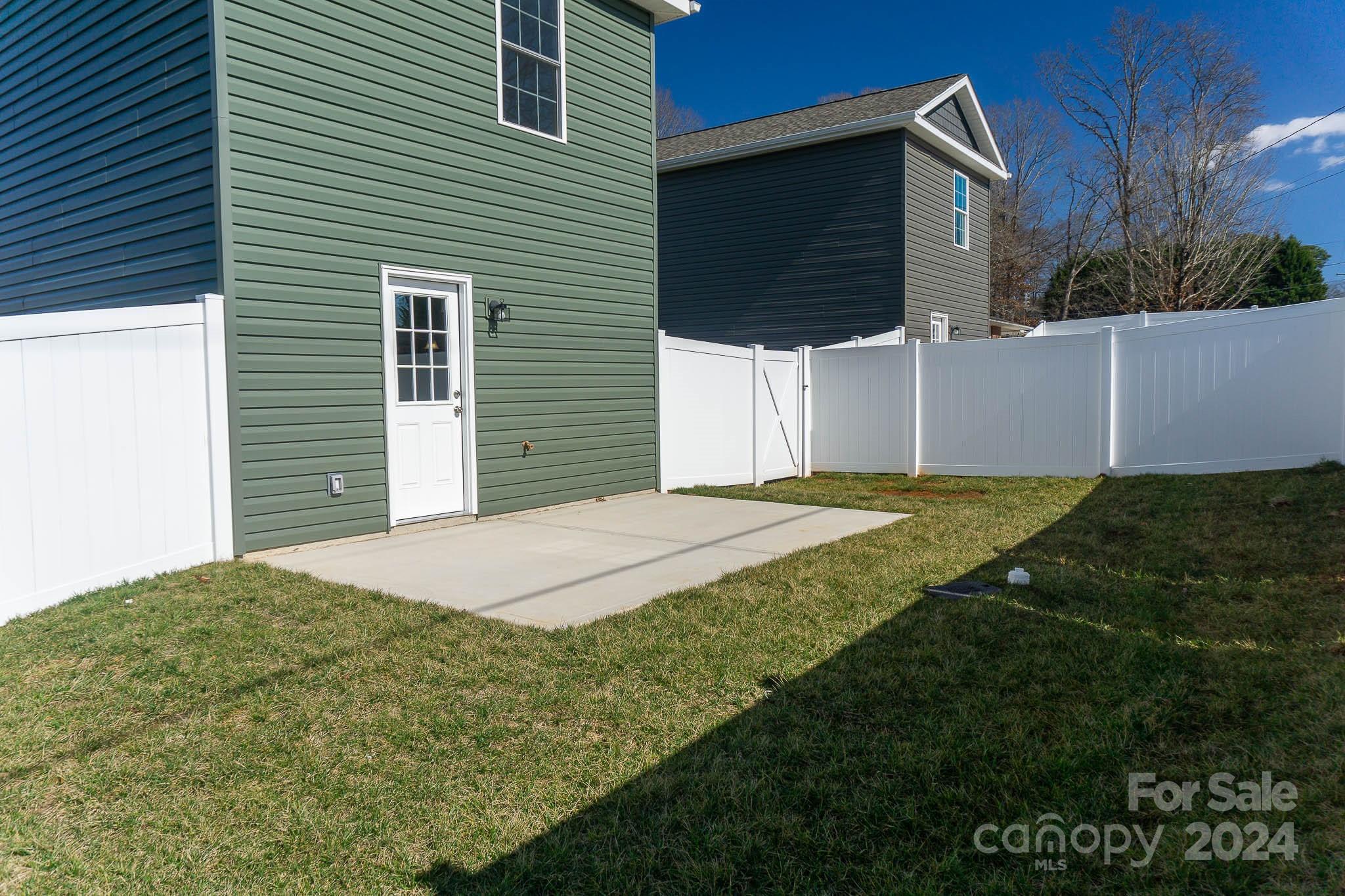 2553 Snow Creek Road NE