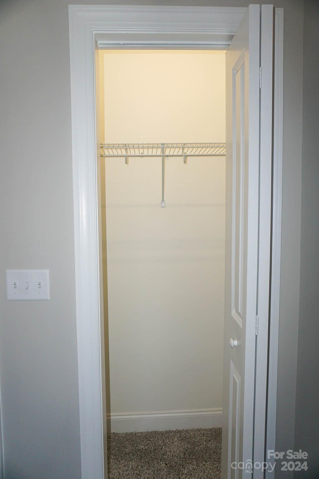 1633 Oak Leaf Drive NW