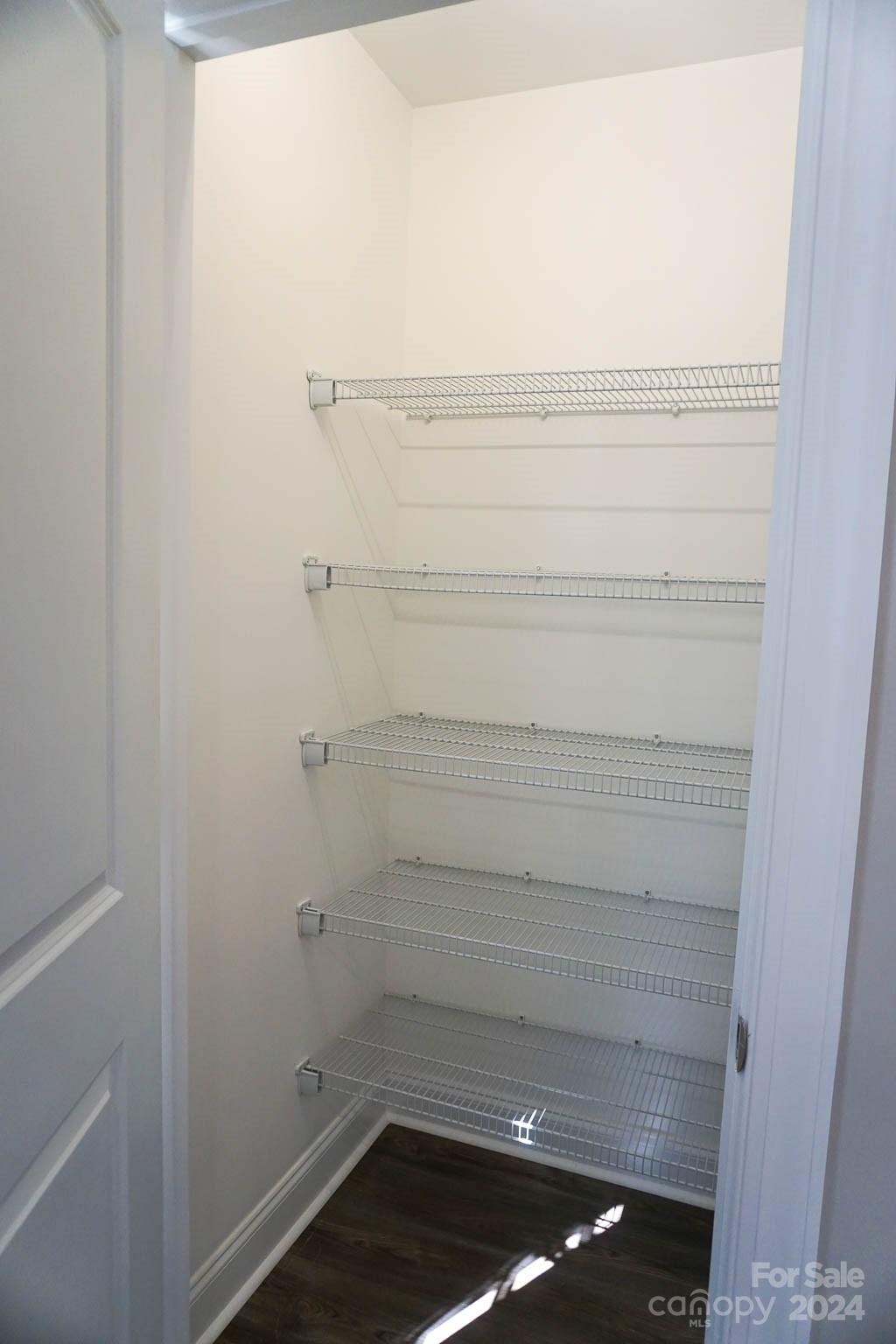 1633 Oak Leaf Drive NW