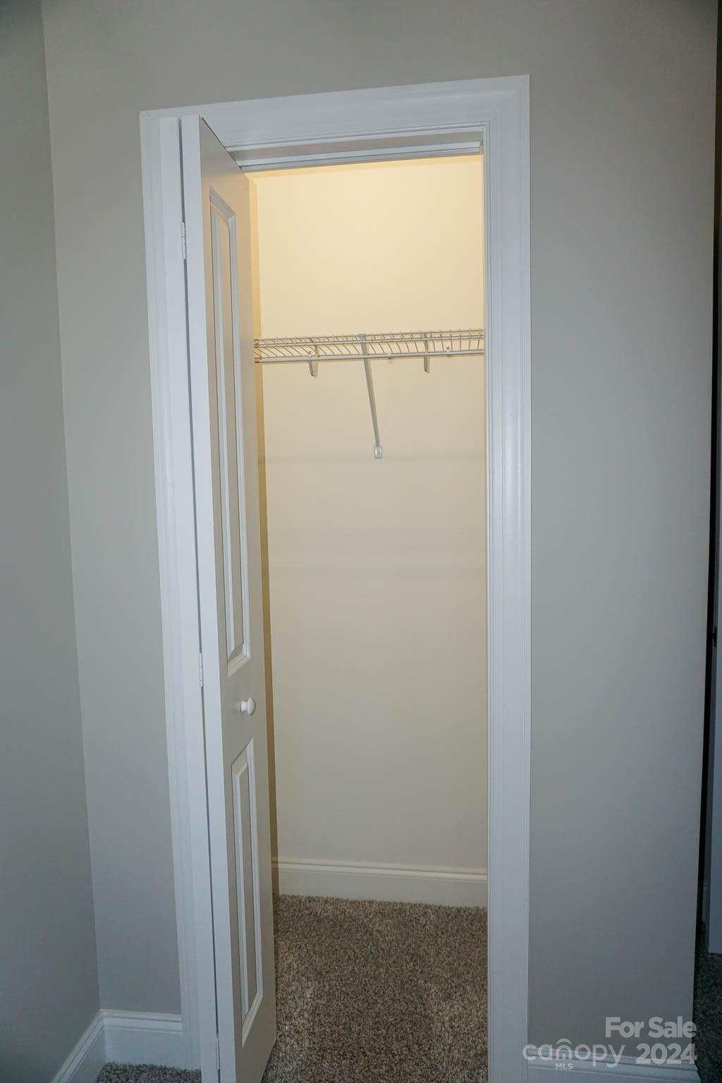 1633 Oak Leaf Drive NW