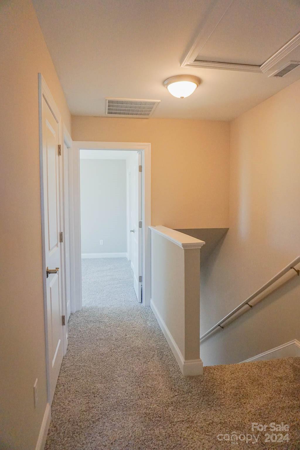 1633 Oak Leaf Drive NW