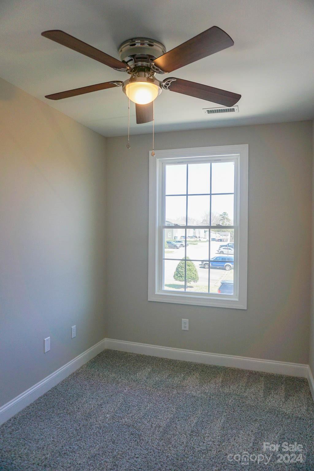 1633 Oak Leaf Drive NW