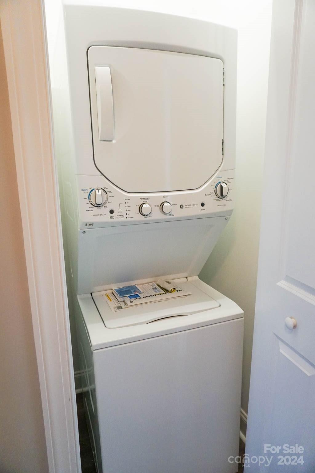 1633 Oak Leaf Drive NW