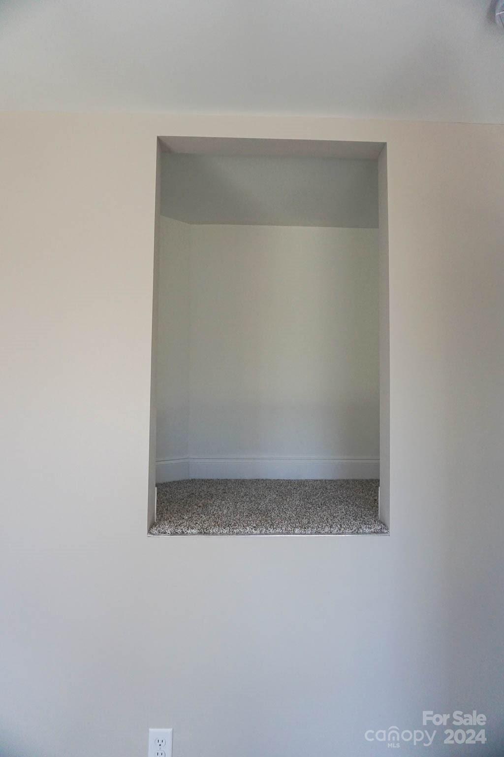 1633 Oak Leaf Drive NW