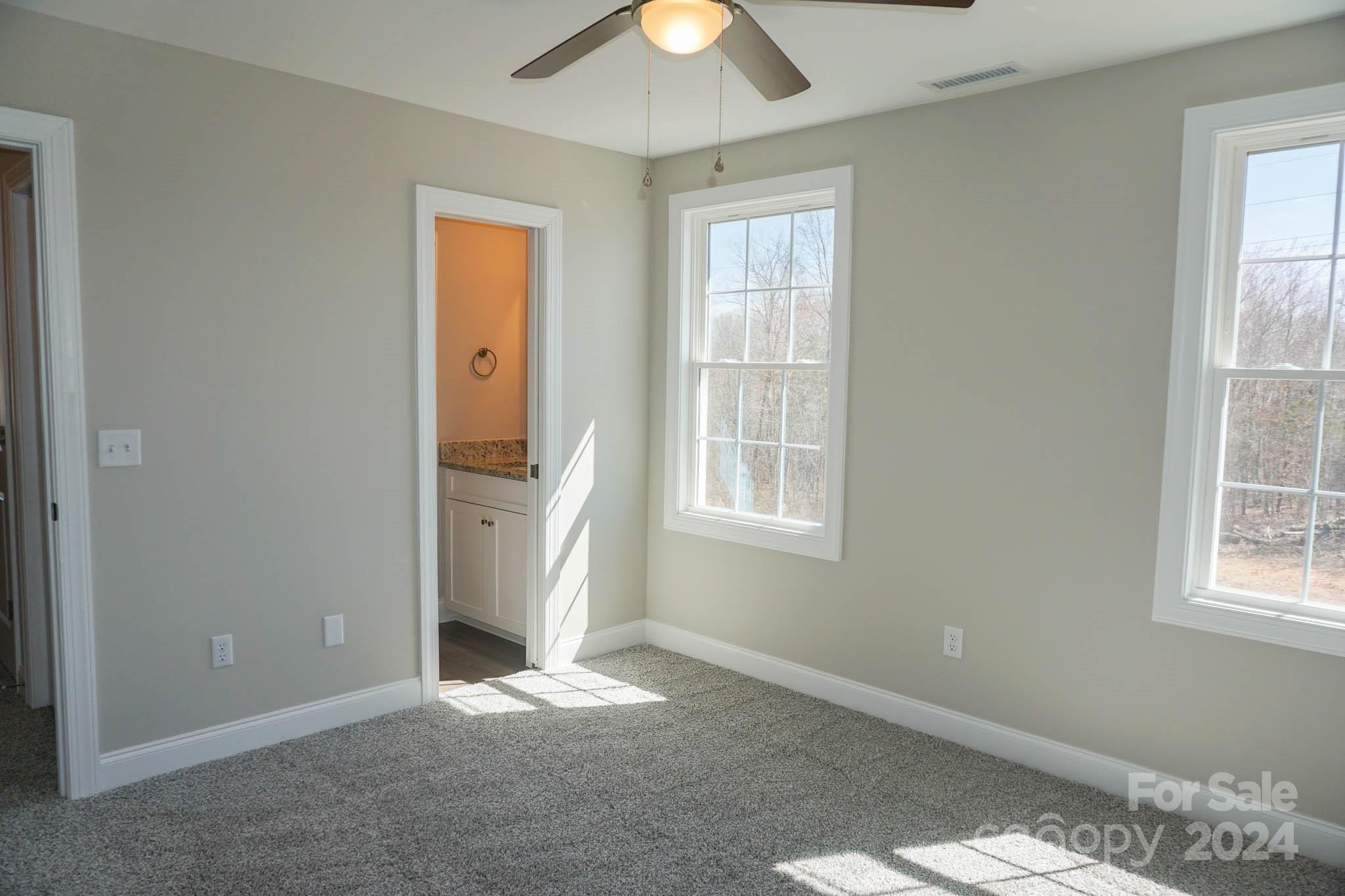 1633 Oak Leaf Drive NW