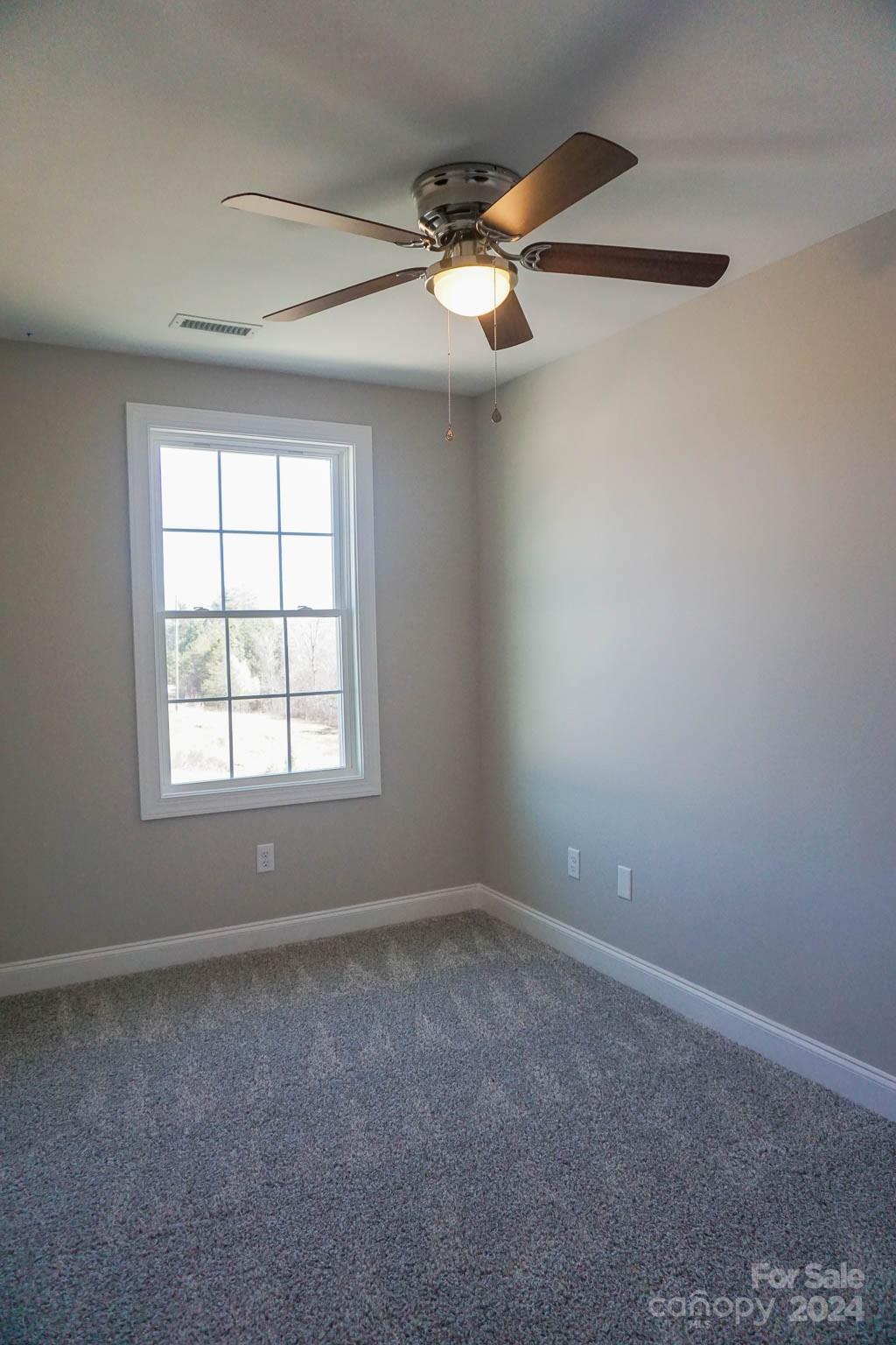 1633 Oak Leaf Drive NW