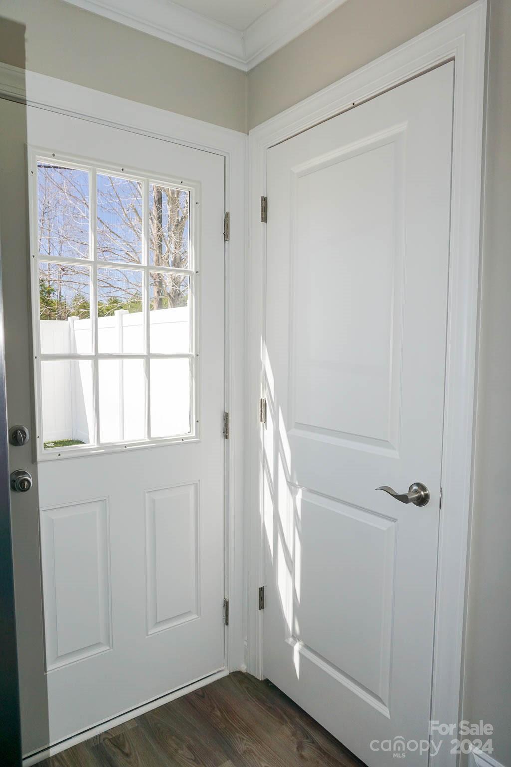 1633 Oak Leaf Drive NW