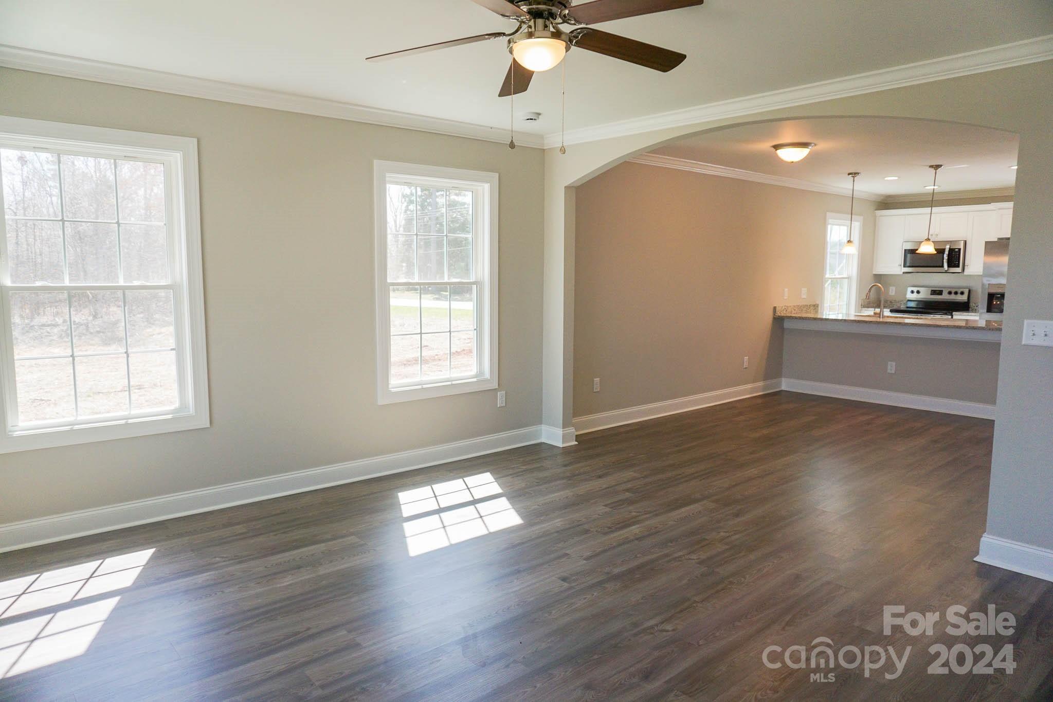 1633 Oak Leaf Drive NW