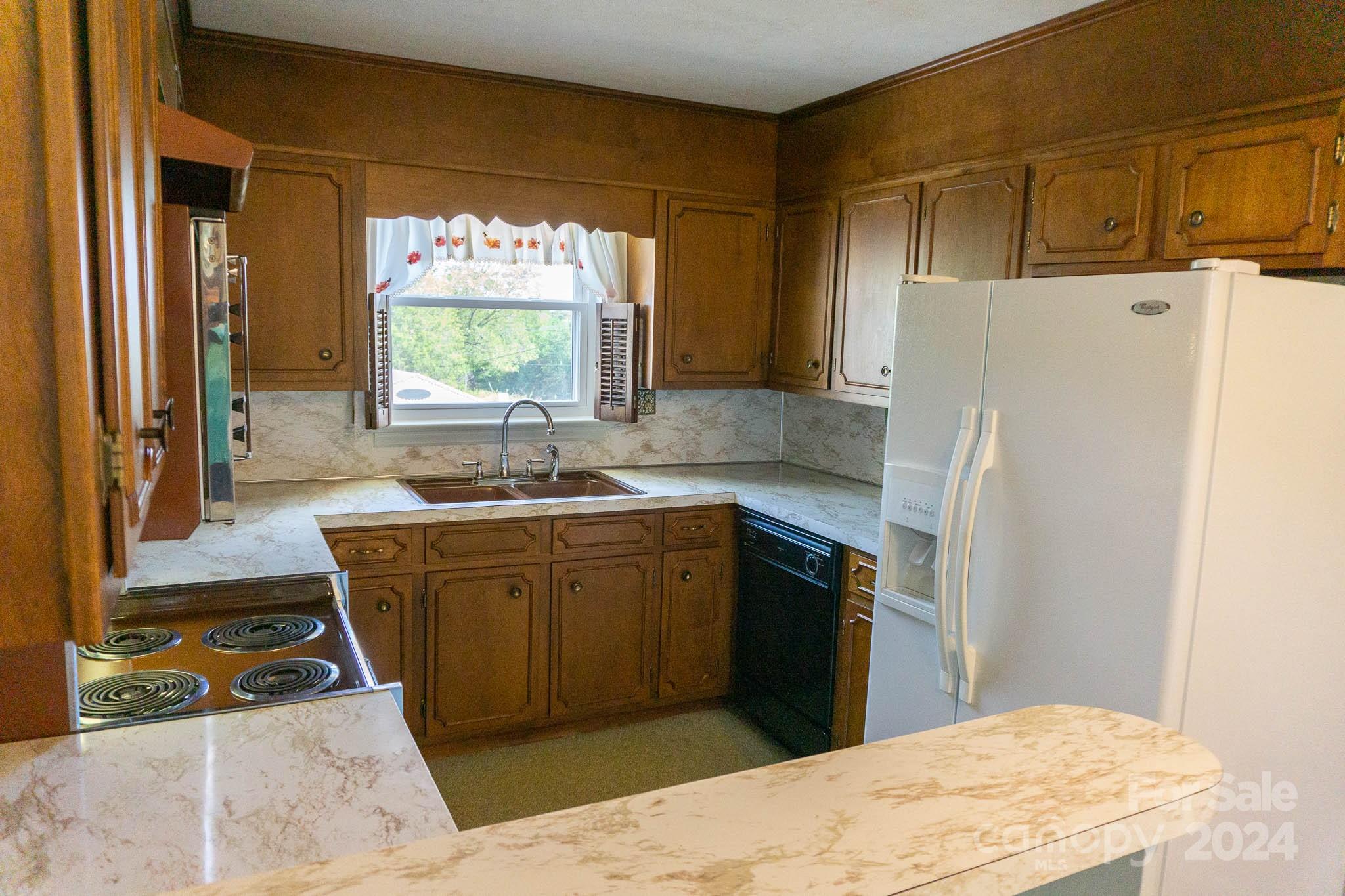 215 & 227 29th Avenue NE