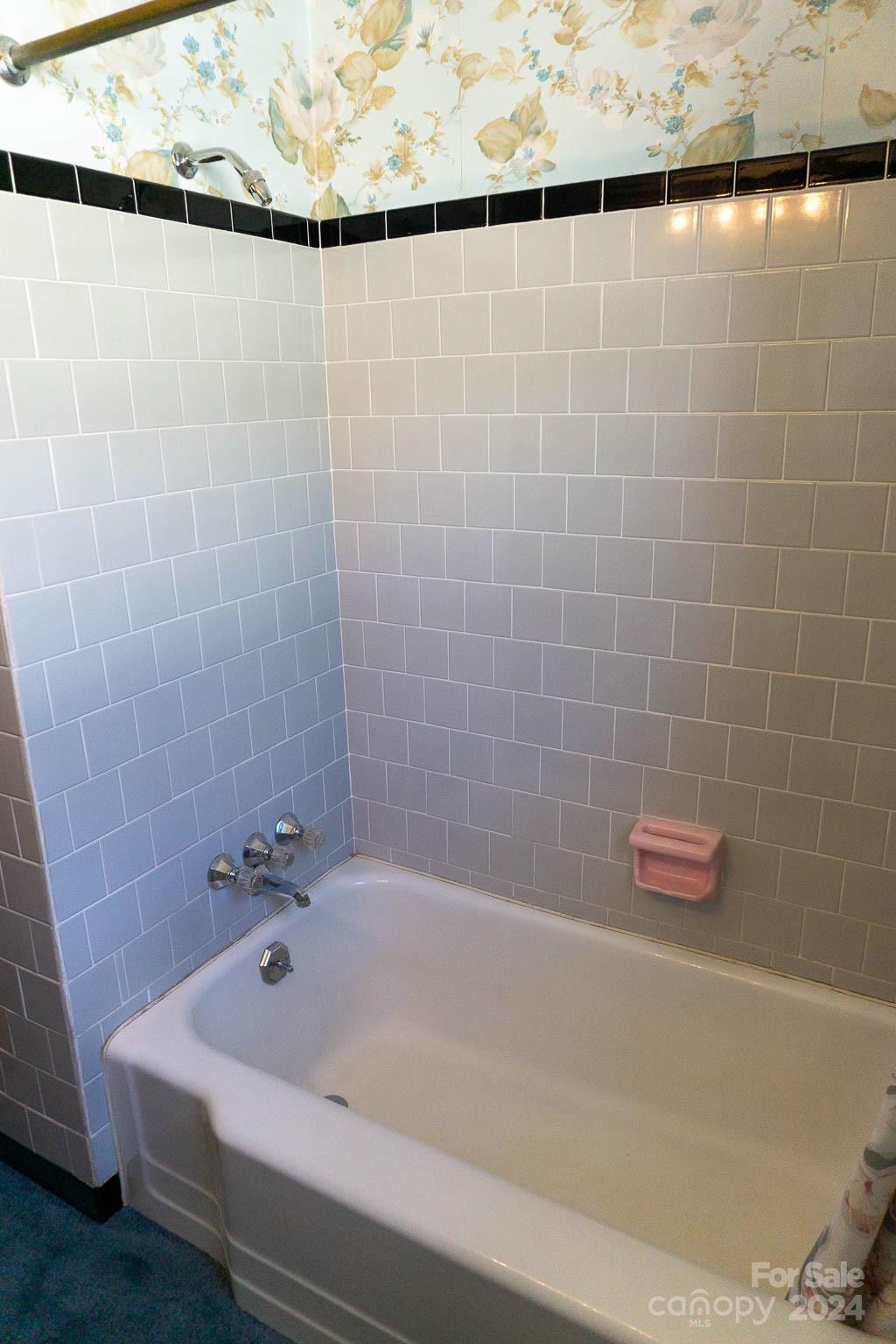 215 & 227 29th Avenue NE