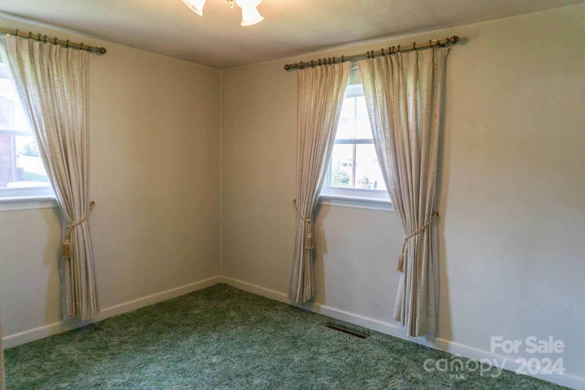 215 & 227 29th Avenue NE