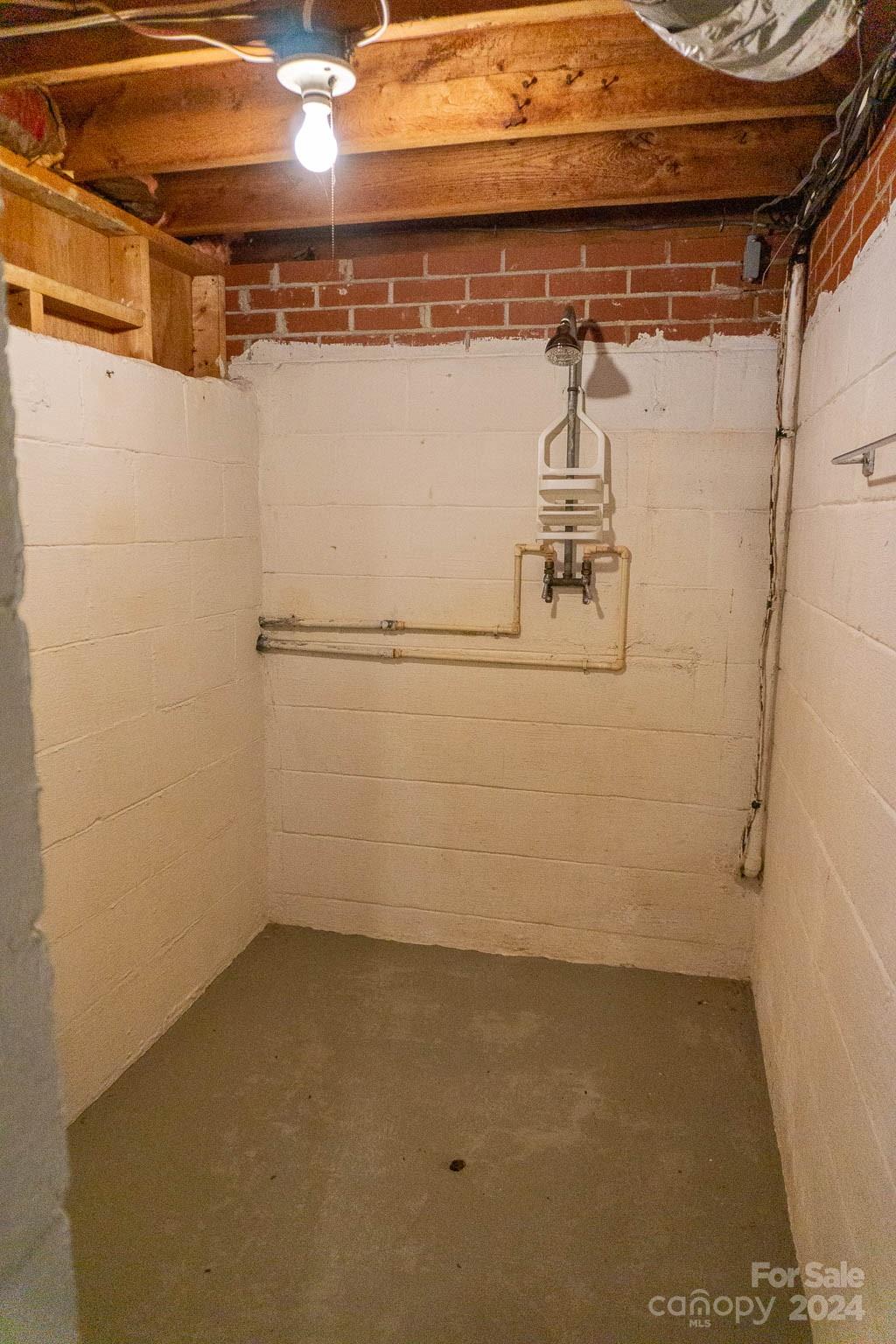 215 & 227 29th Avenue NE