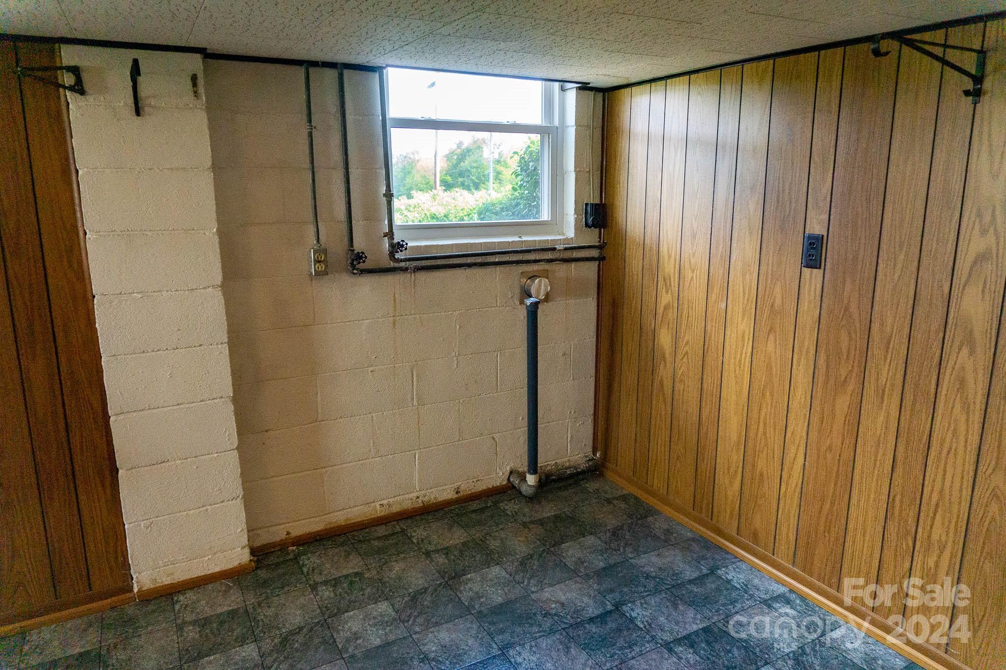 215 & 227 29th Avenue NE