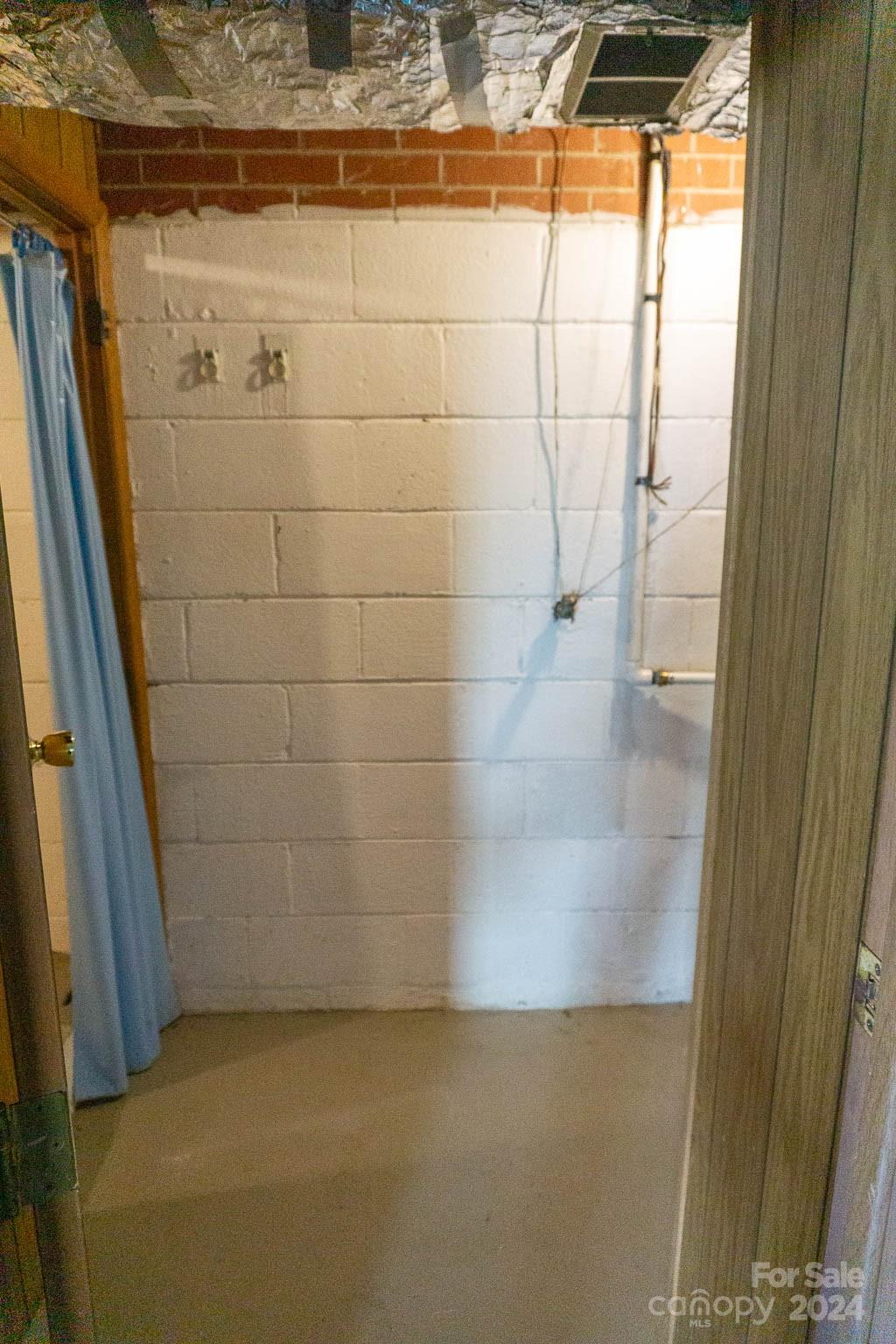 215 & 227 29th Avenue NE