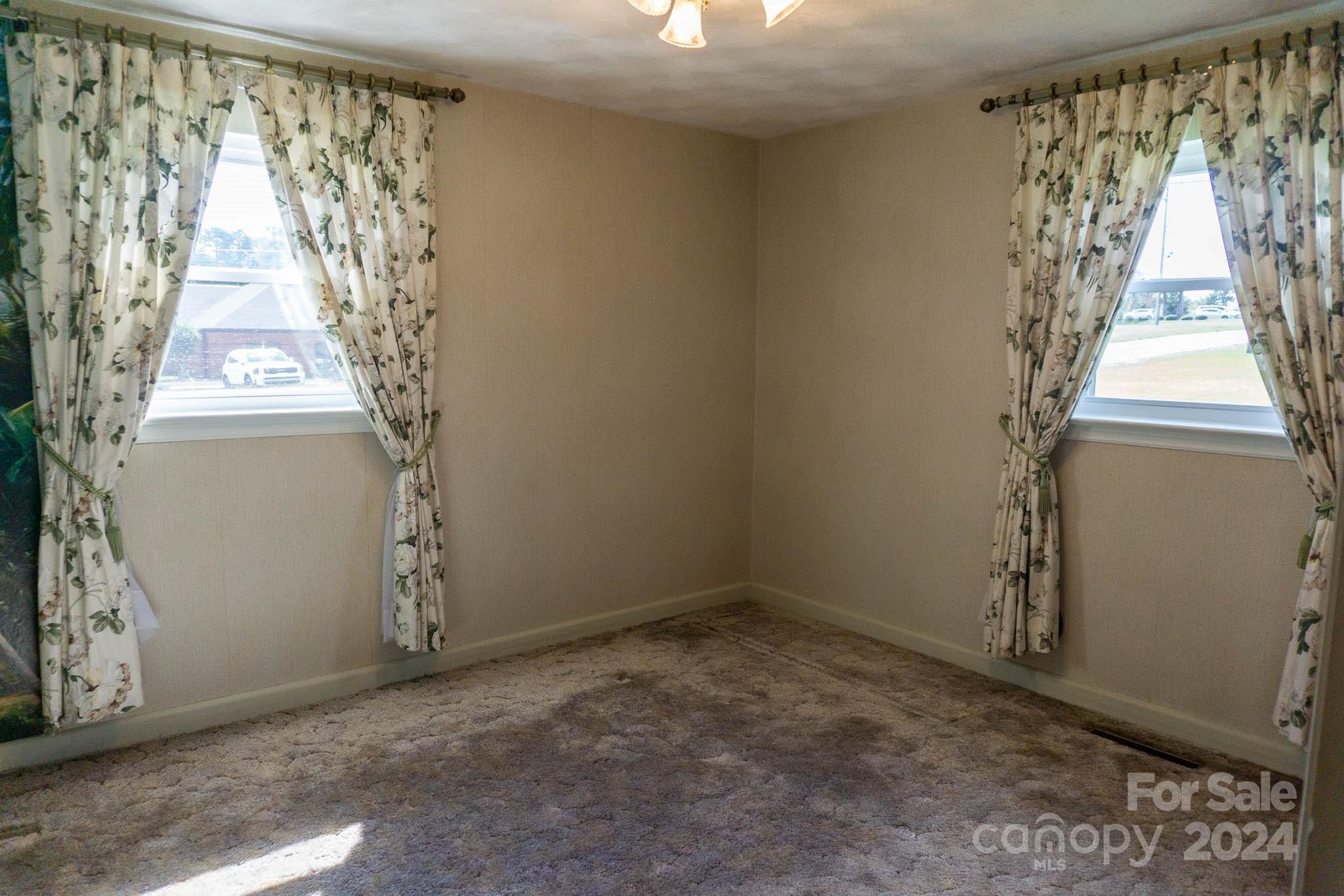 215 & 227 29th Avenue NE