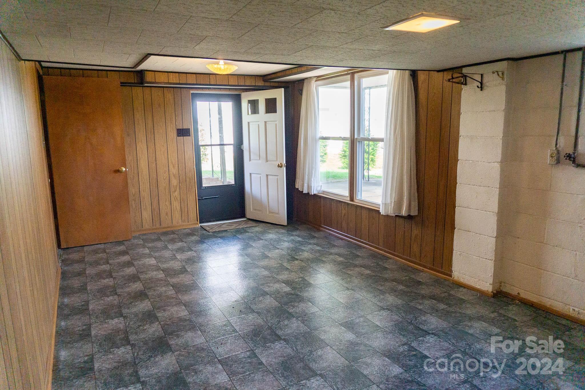 215 & 227 29th Avenue NE