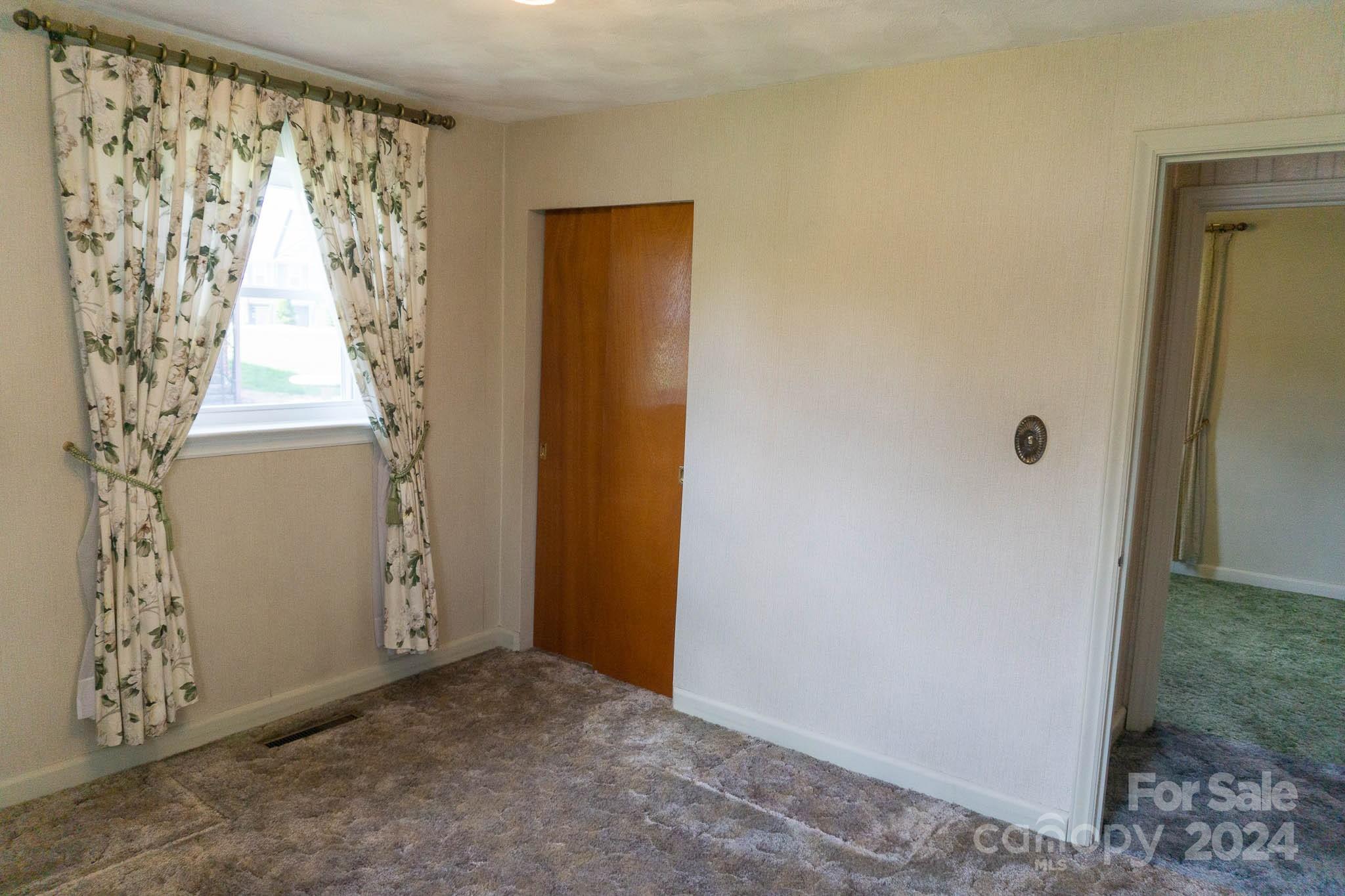 215 & 227 29th Avenue NE