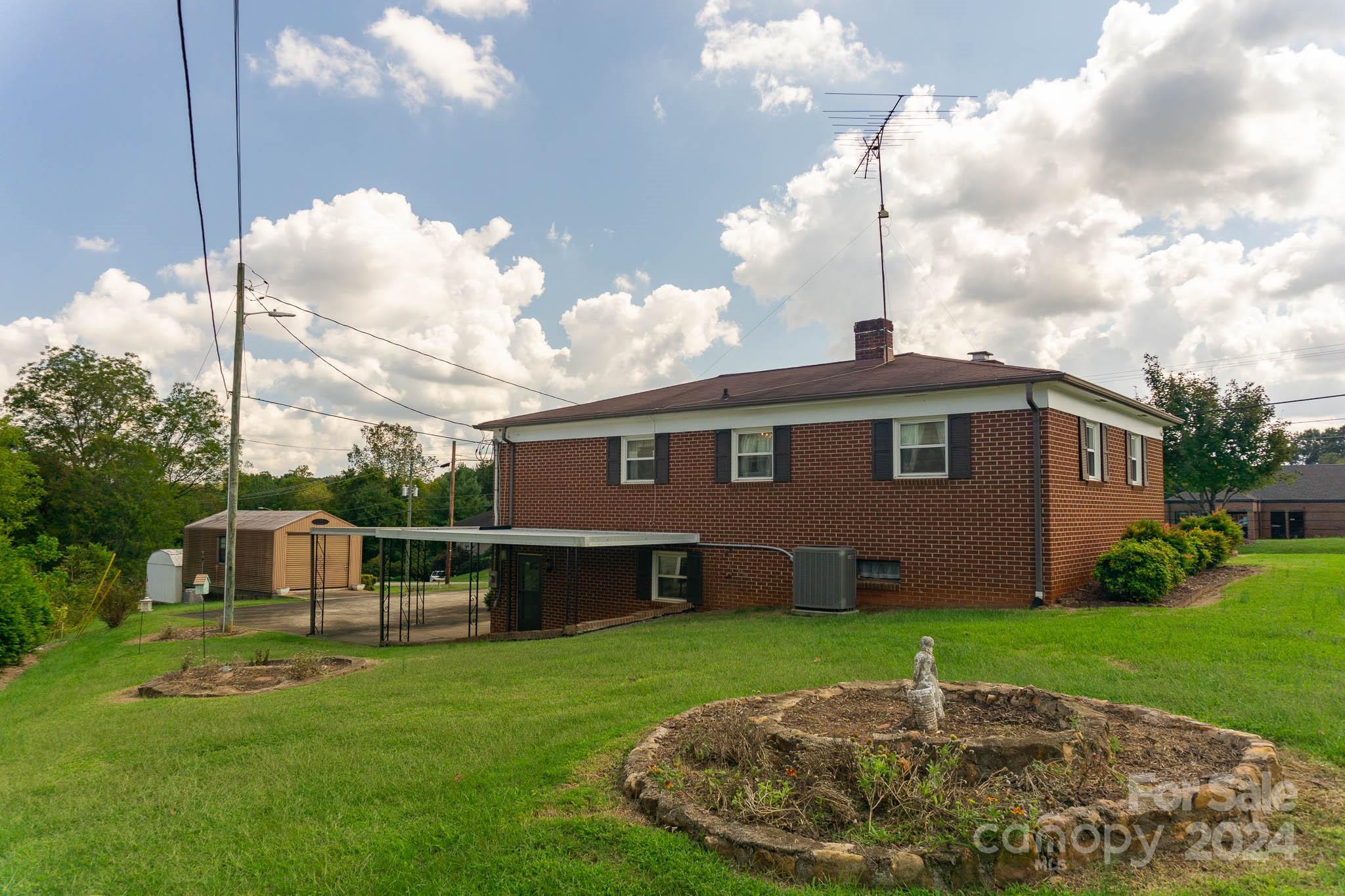 215 & 227 29th Avenue NE