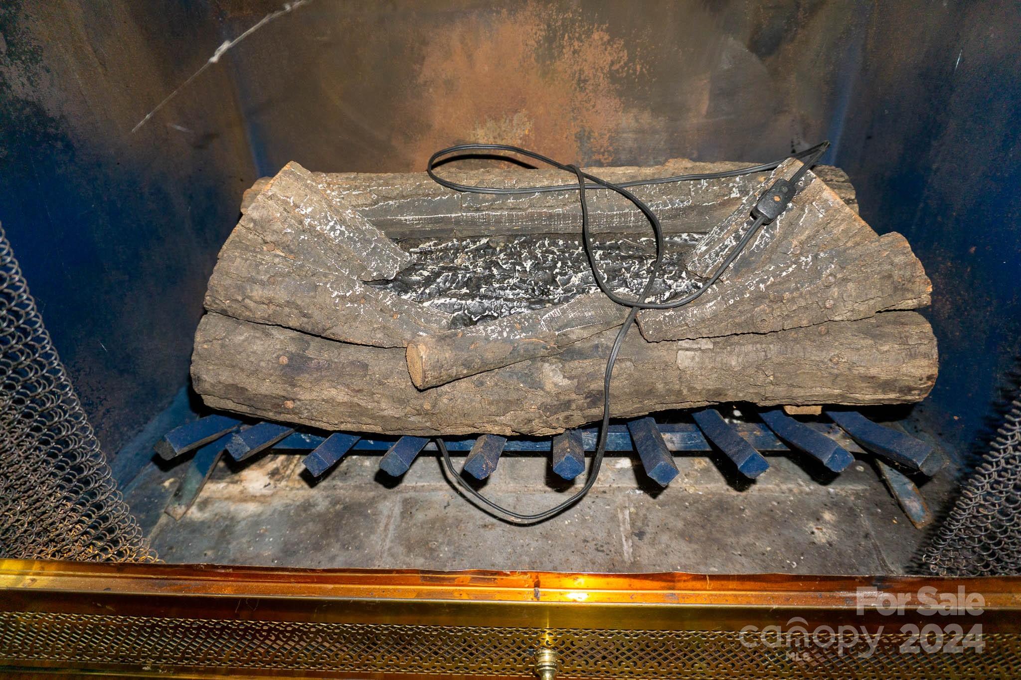 215 & 227 29th Avenue NE