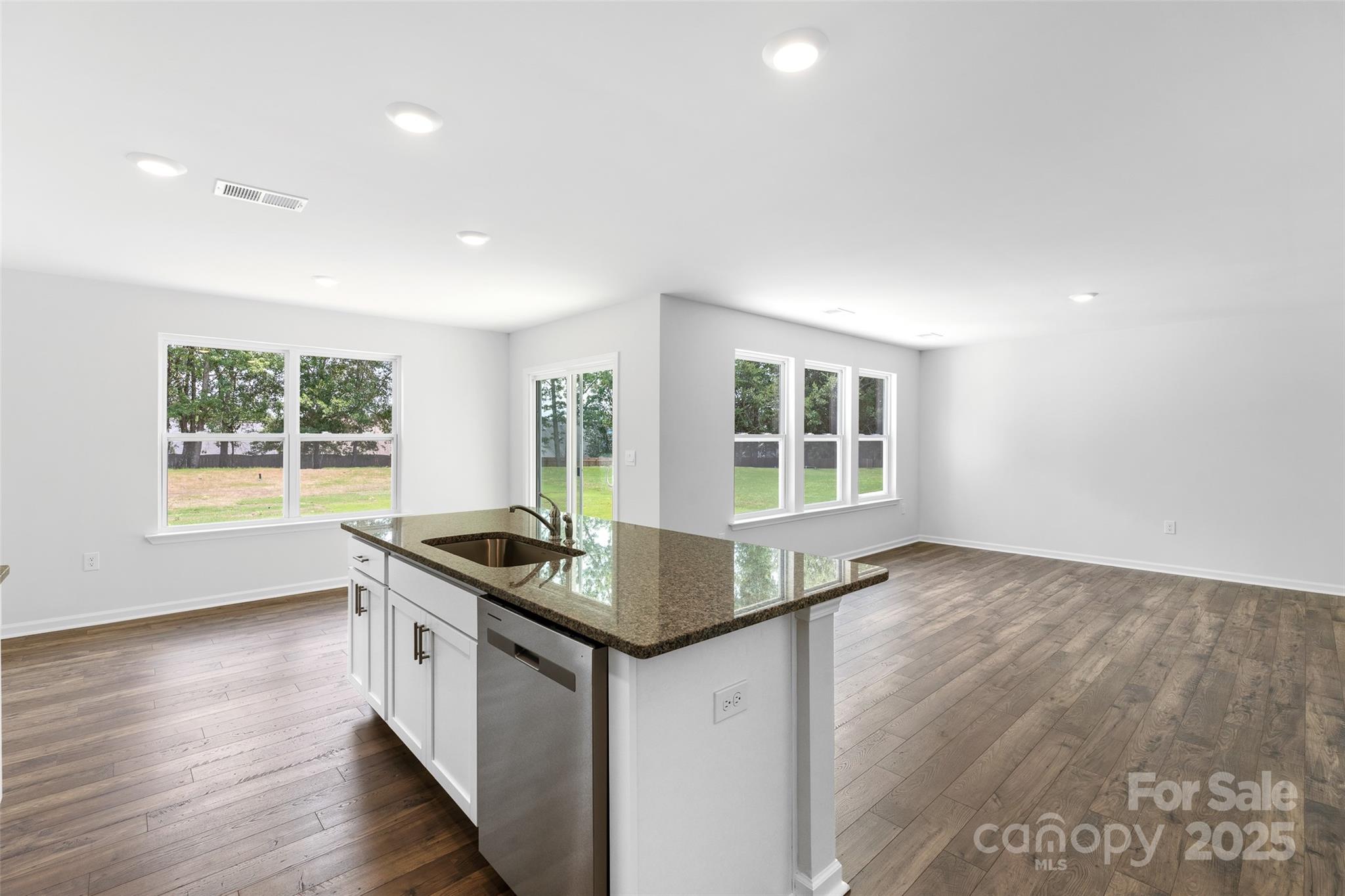 1005 20th Avenue Loop SE