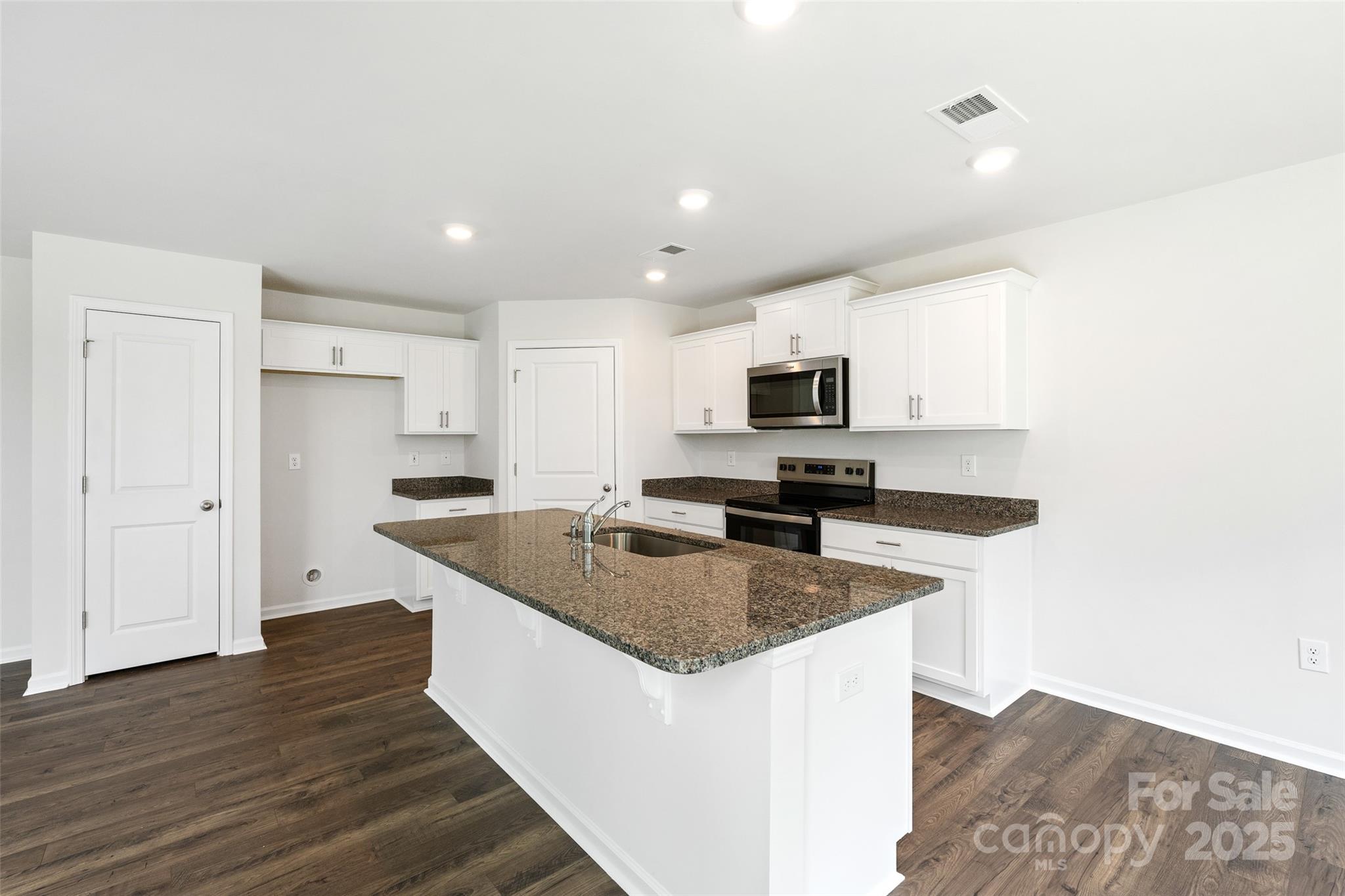 1005 20th Avenue Loop SE