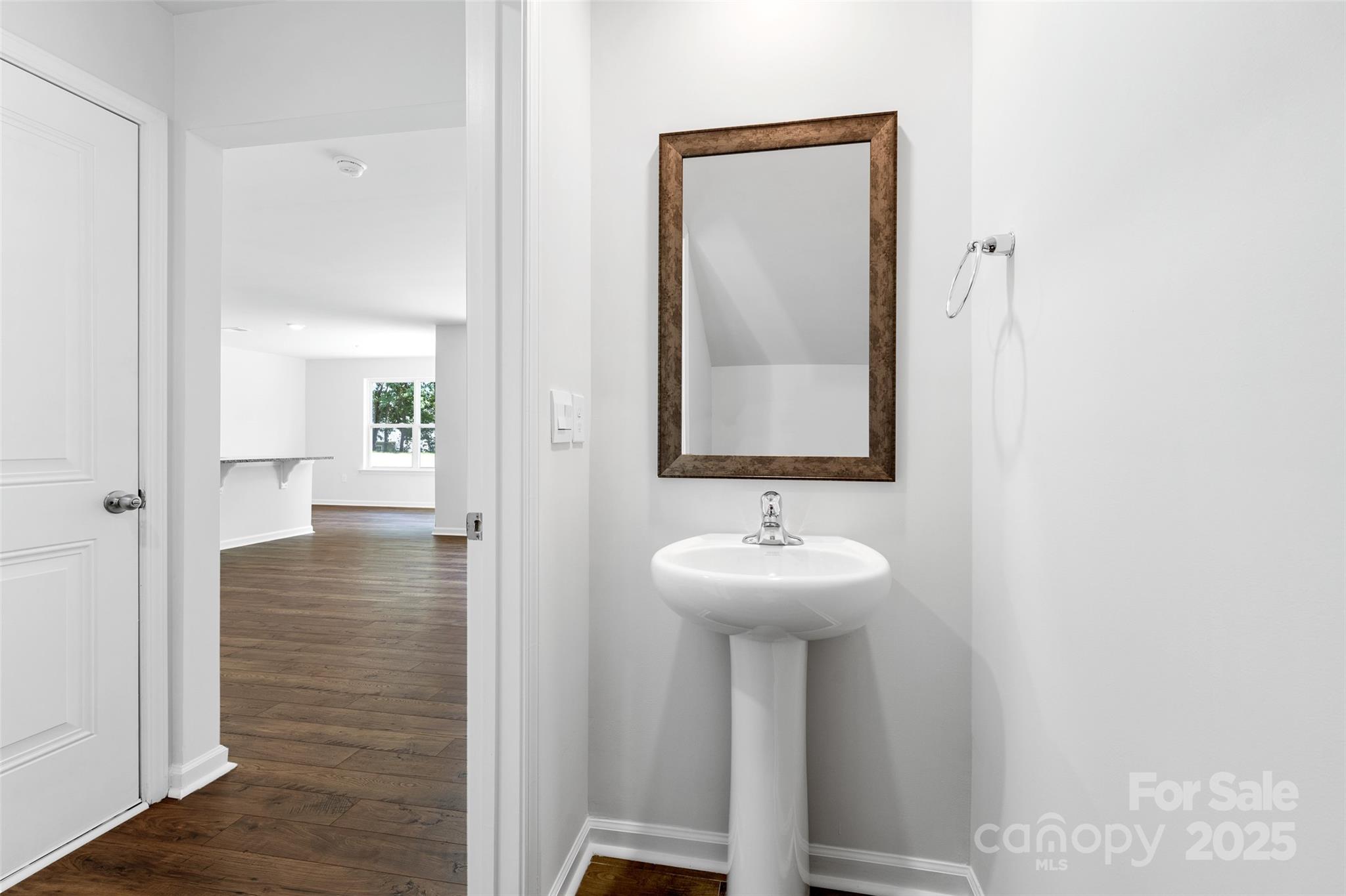 1005 20th Avenue Loop SE