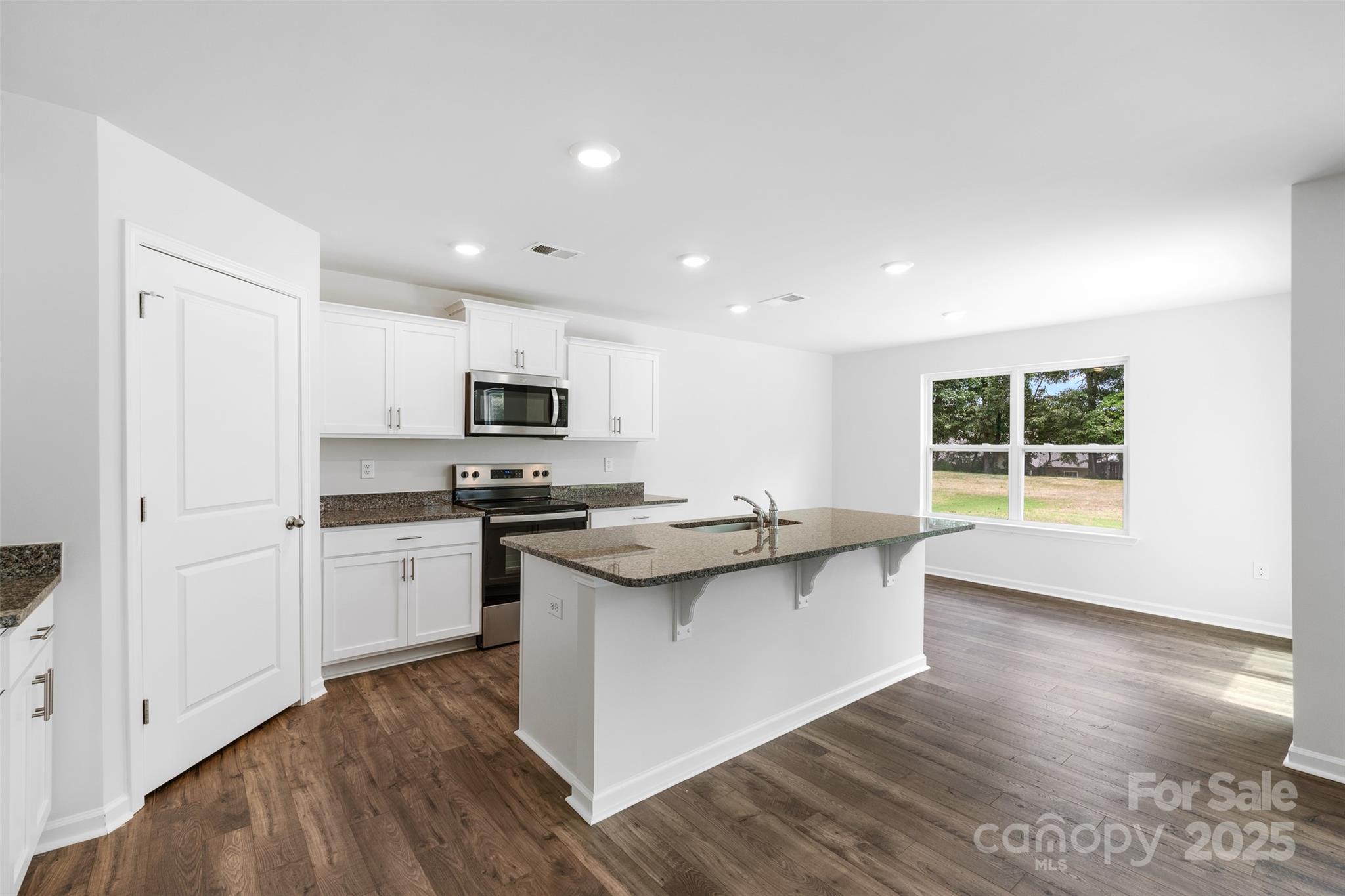 1005 20th Avenue Loop SE