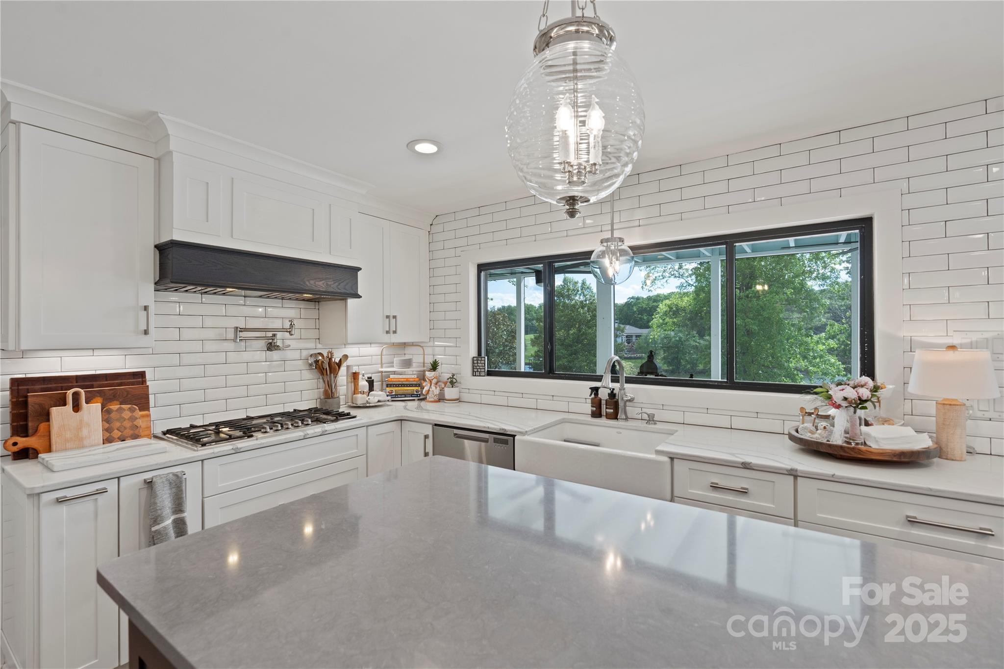 4039 5th Street NW