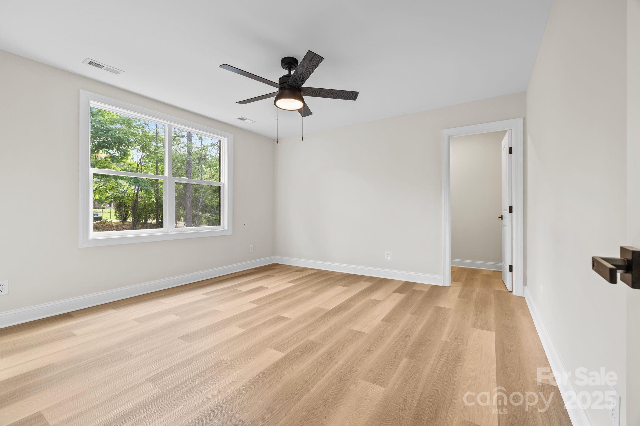 5025 Harbor View Drive E