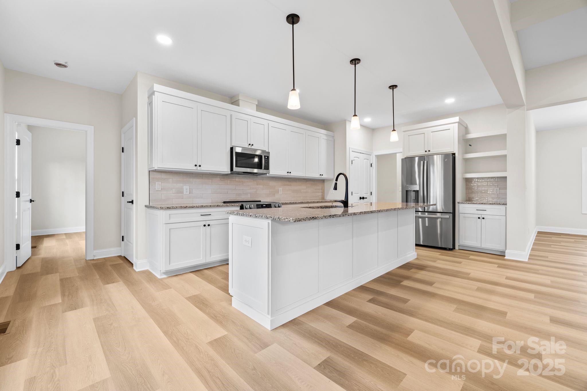 5025 Harbor View Drive E