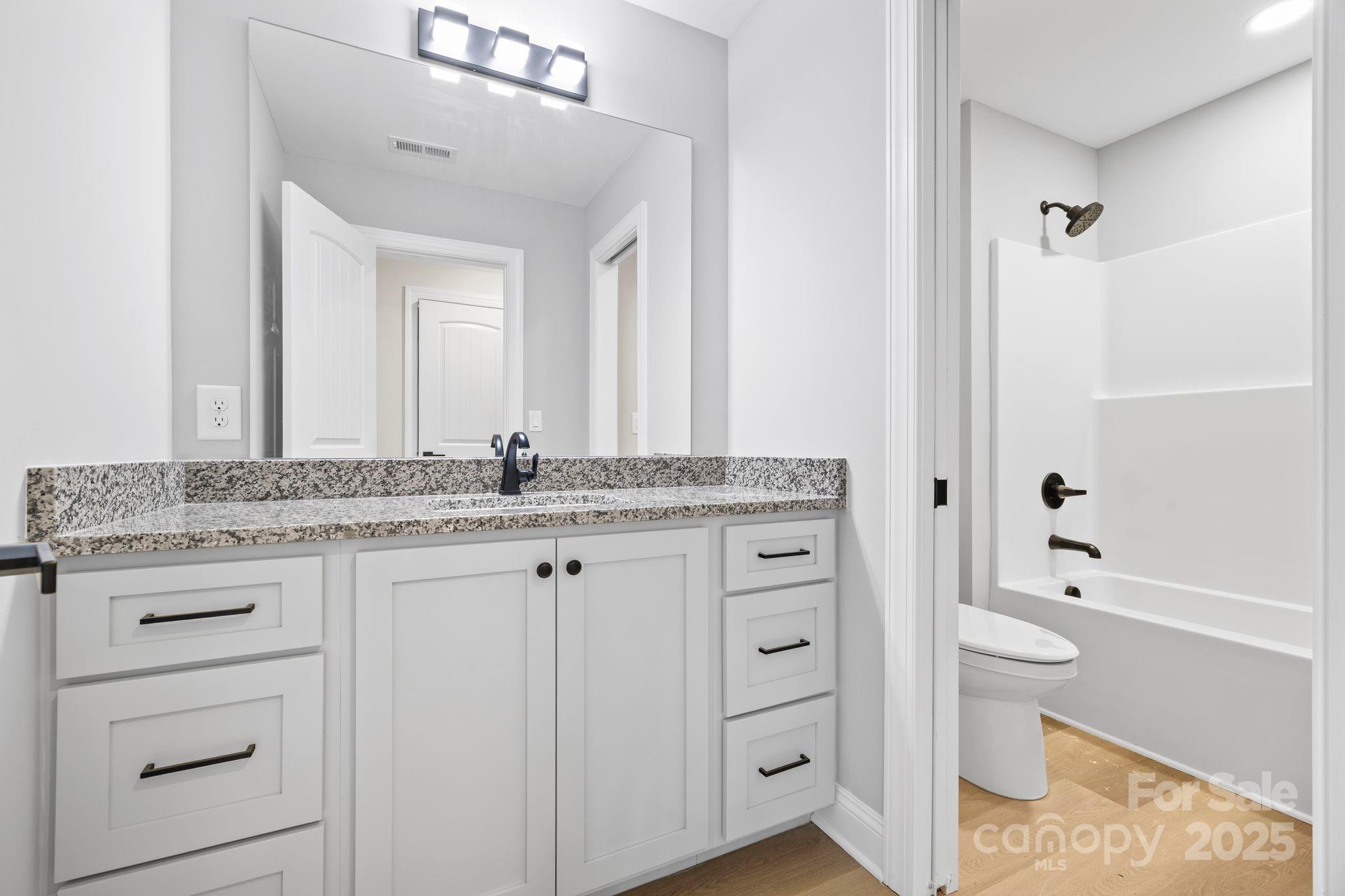 5025 Harbor View Drive E