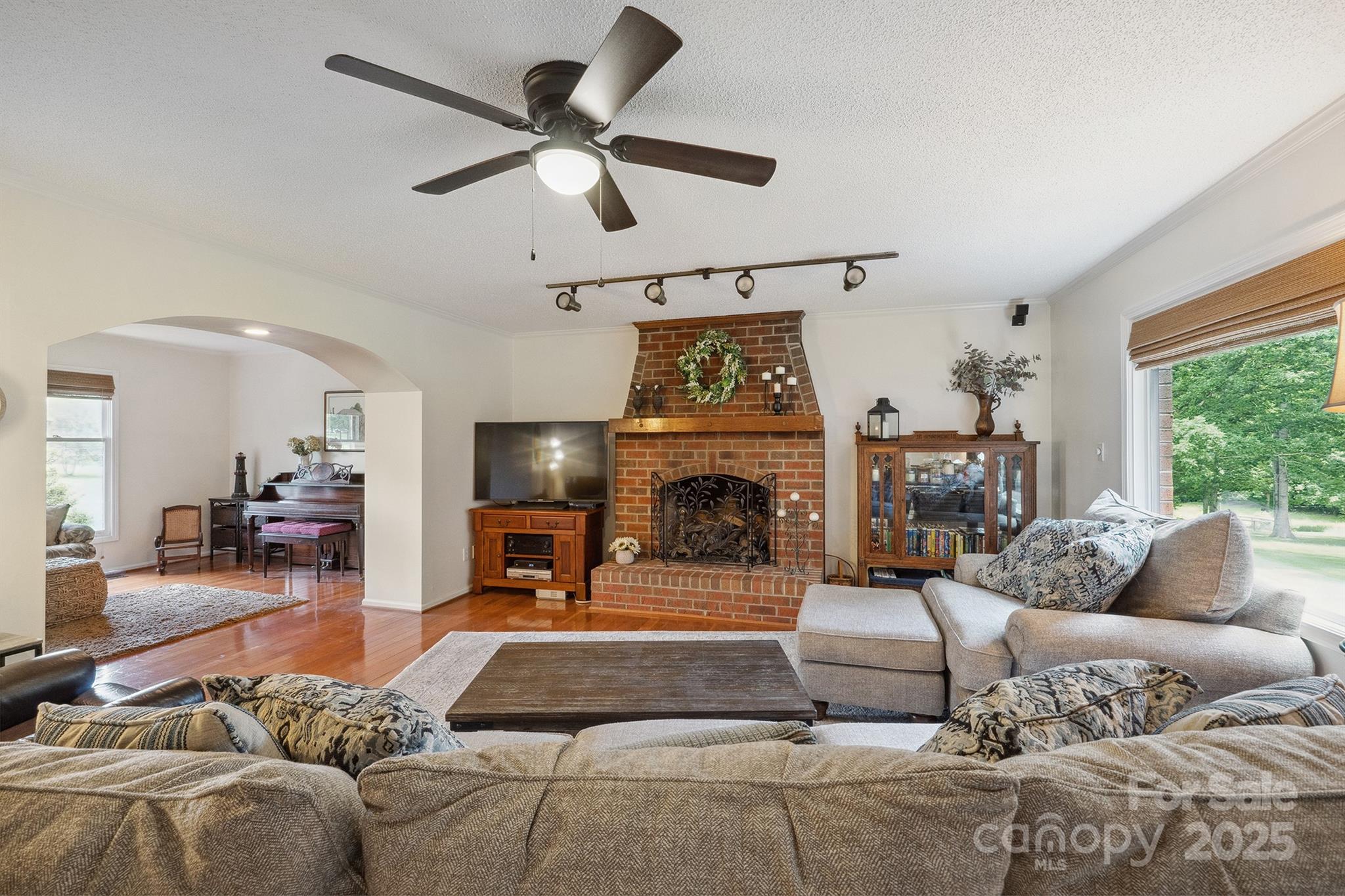 5567 Quail Creek Drive