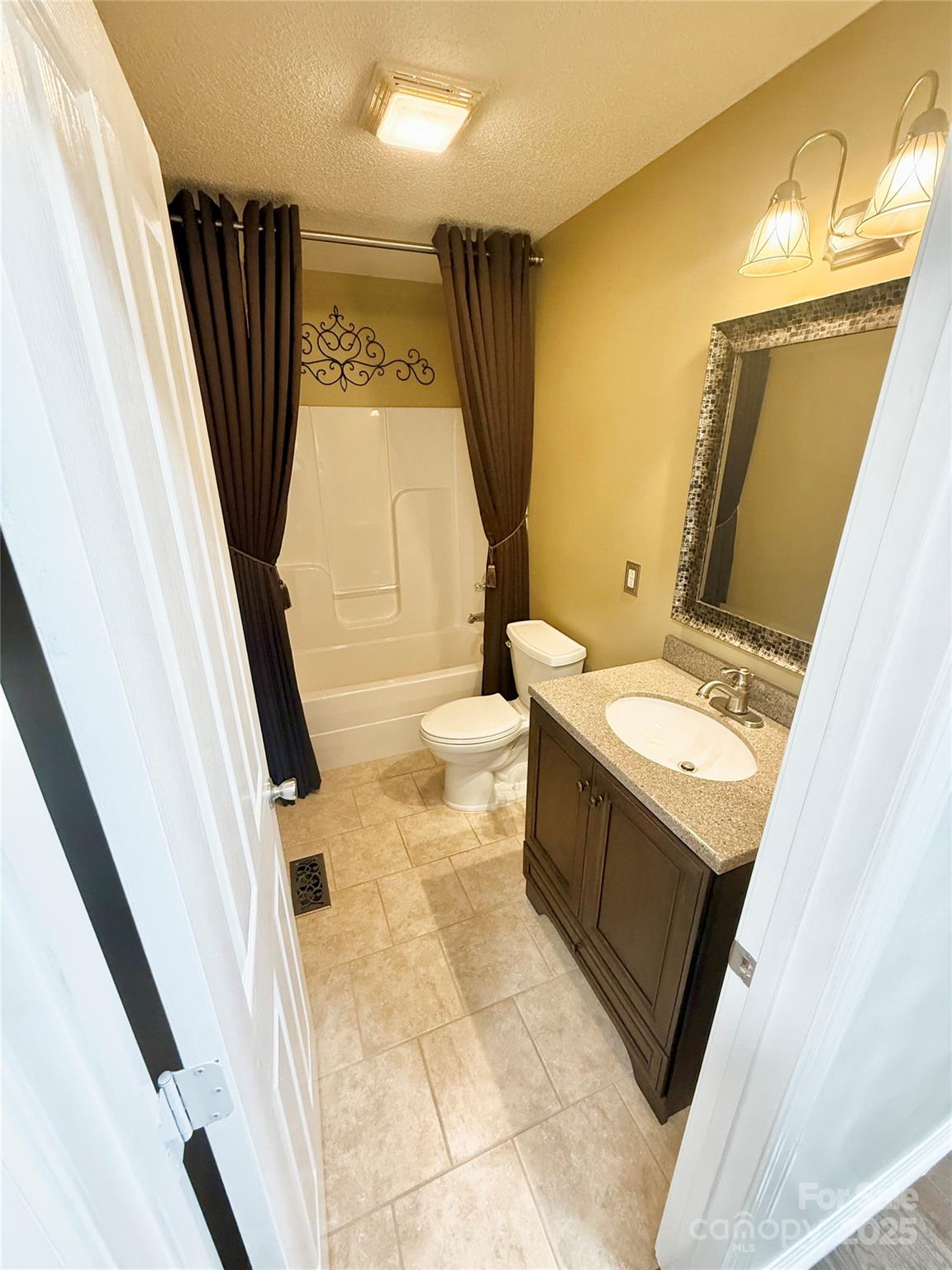 2090 Summerfield Circle