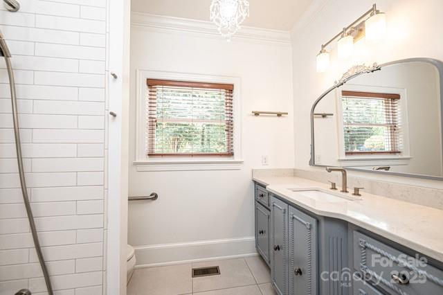 833 36th Avenue Place NW