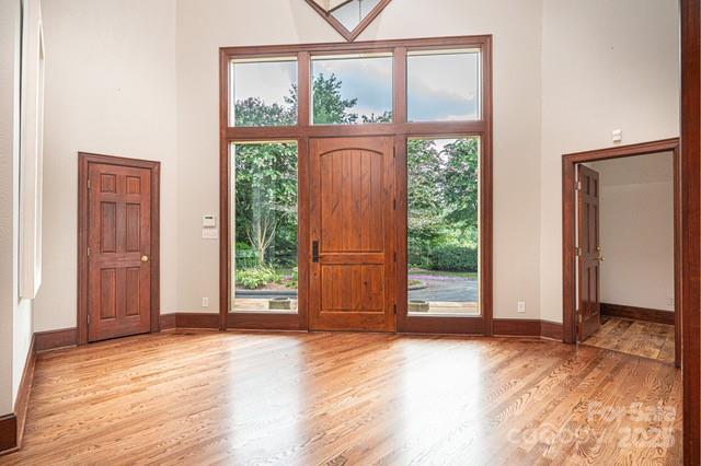 833 36th Avenue Place NW