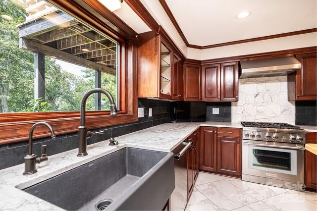 833 36th Avenue Place NW