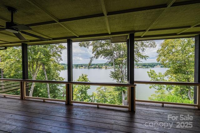 833 36th Avenue Place NW