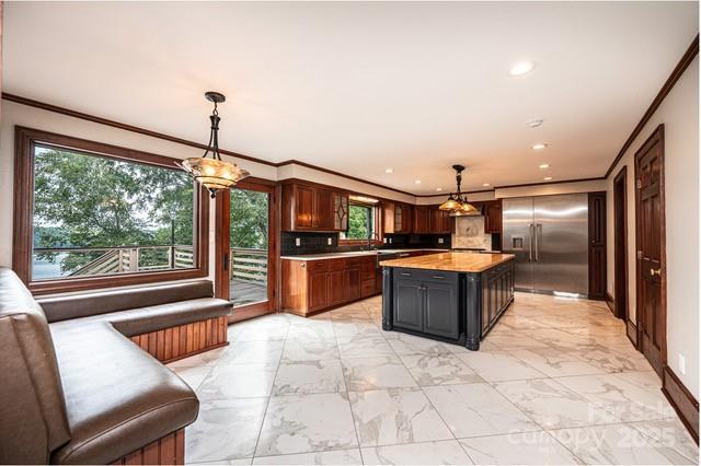 833 36th Avenue Place NW